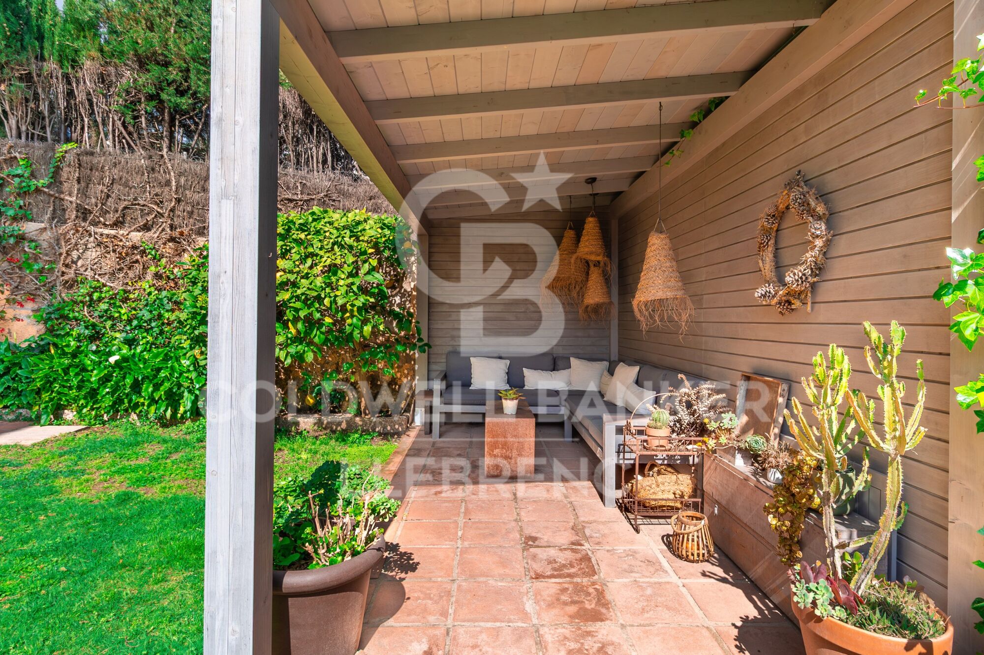 Detached house for sale in Peu de Funicular with garden, just 3 minutes from the funicular and 15 from the centre of Barcelona, surrounded by nature,