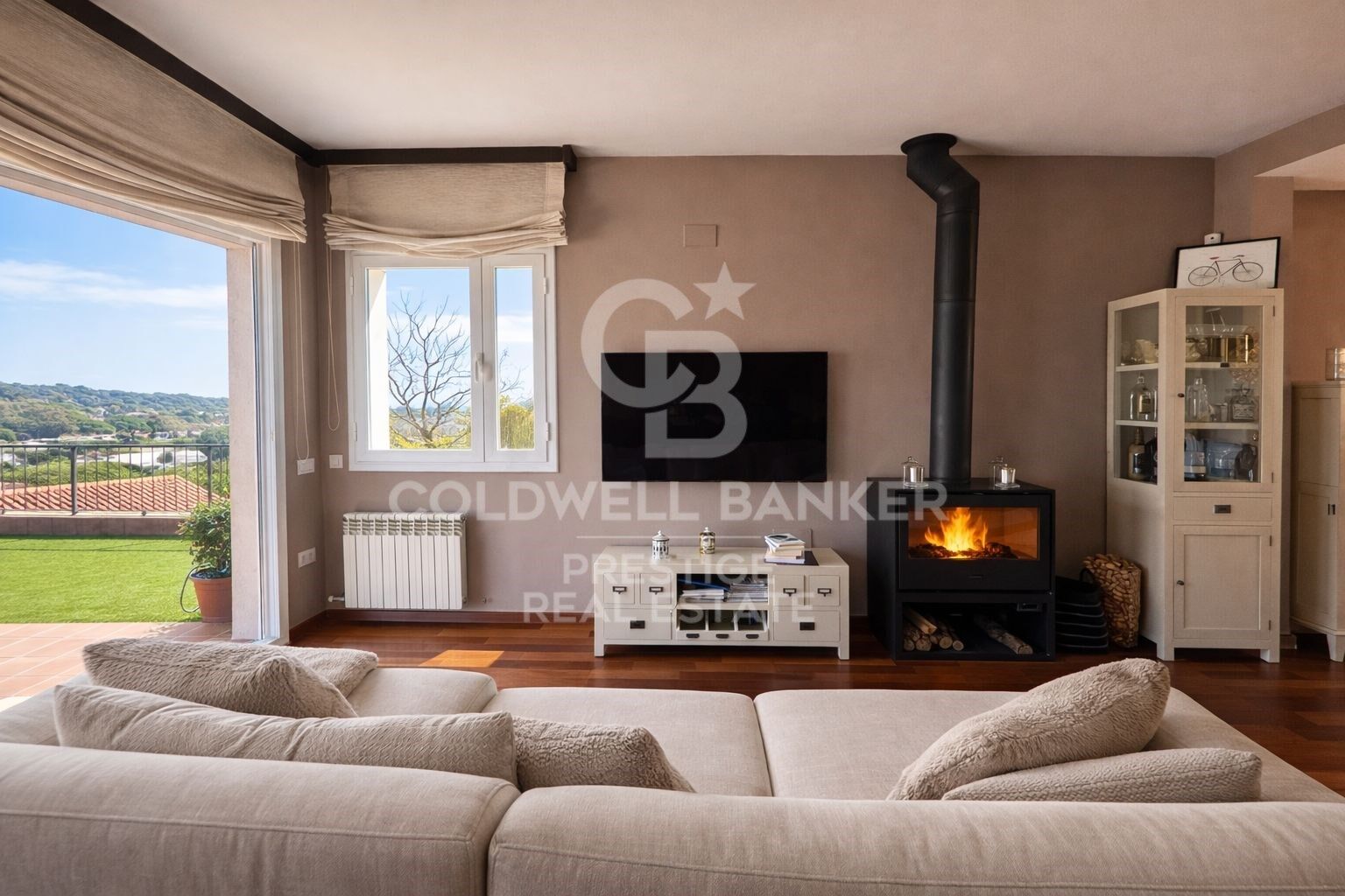 Maison d'angle avec vue mer, terrasse, jardin privé et piscine