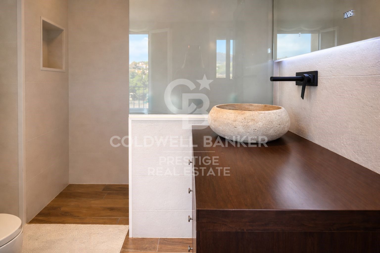 Maison d'angle avec vue mer, terrasse, jardin privé et piscine