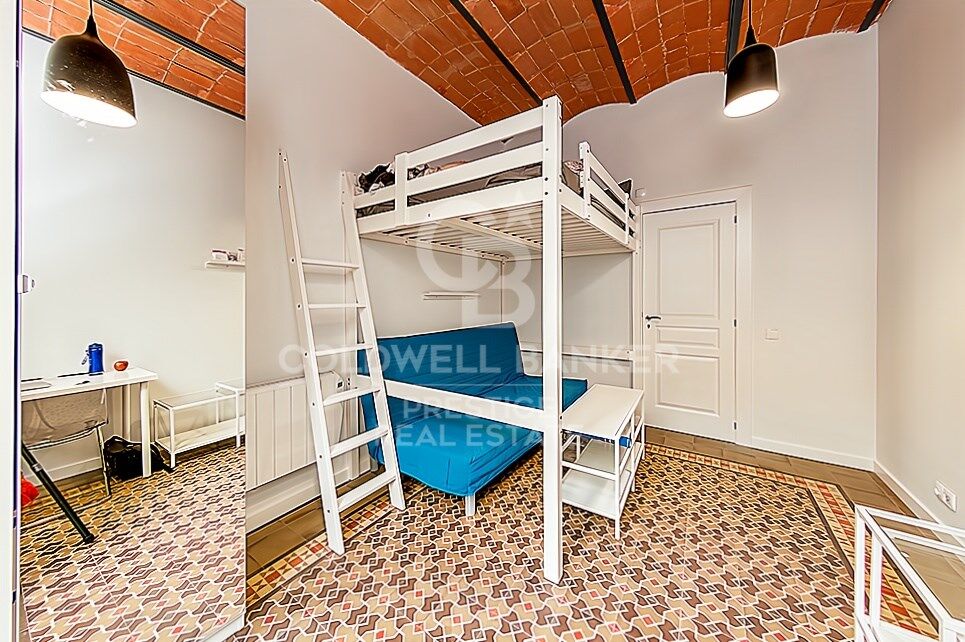 Flat with potential next to Casa de les Punxes, Barcelona
