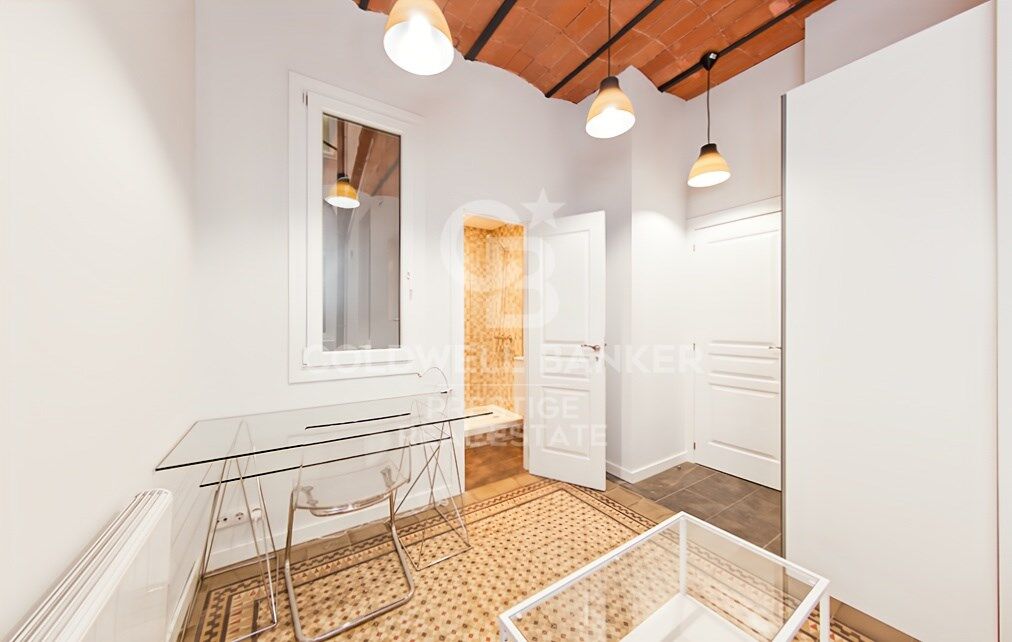 Piso con posibilidades junto a Casa de les Punxes, Barcelona
