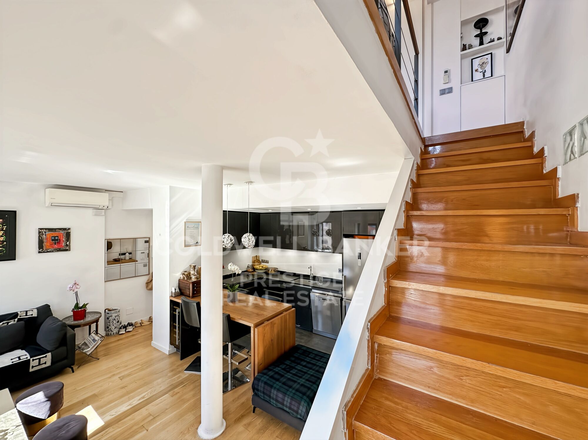 Ático exclusivo con terraza privada, jacuzzi y barbacoa en el corazón de Barcelona