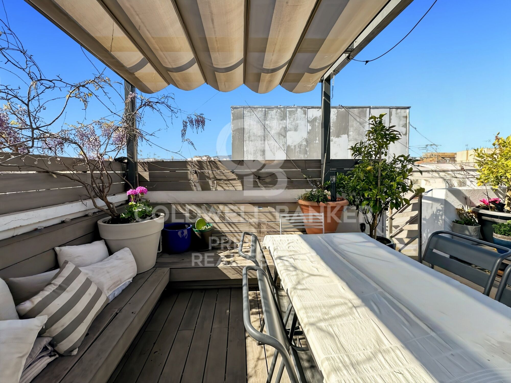 Penthouse exclusif avec terrasse privée, jacuzzi et barbecue au cur de Barcelone