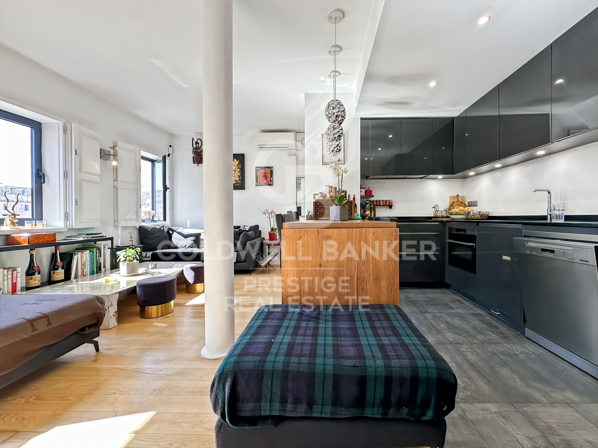 Penthouse exclusif avec terrasse privée, jacuzzi et barbecue au cur de Barcelone