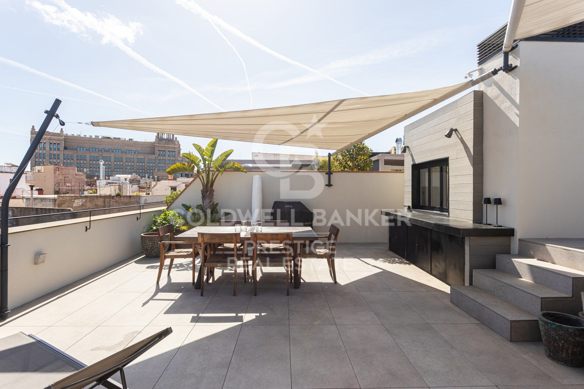Penthouse neuf avec terrasse privée et 2 places de parking, rue Princesa