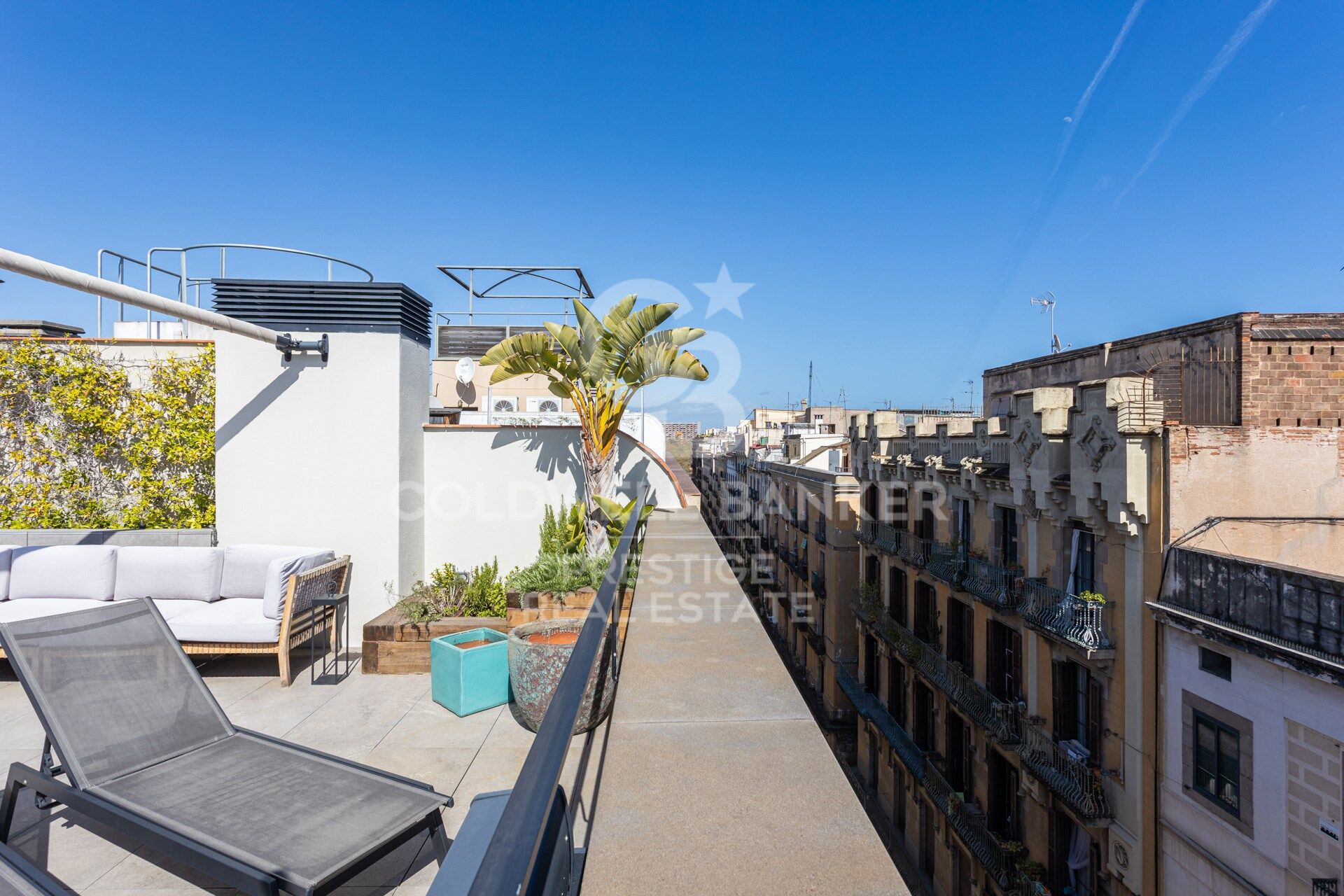Penthouse neuf avec terrasse privée et 2 places de parking, rue Princesa