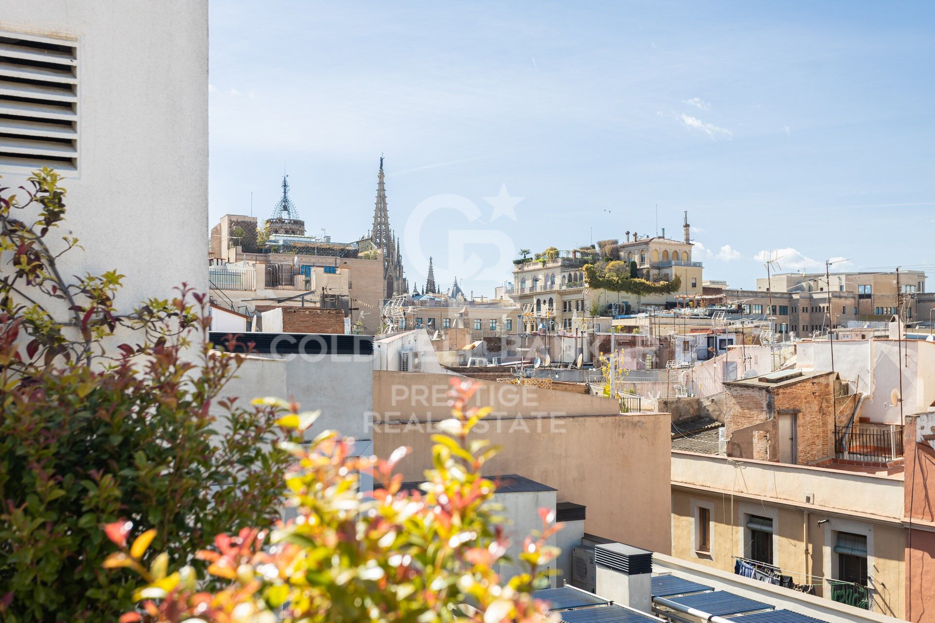 Penthouse neuf avec terrasse privée et 2 places de parking, rue Princesa