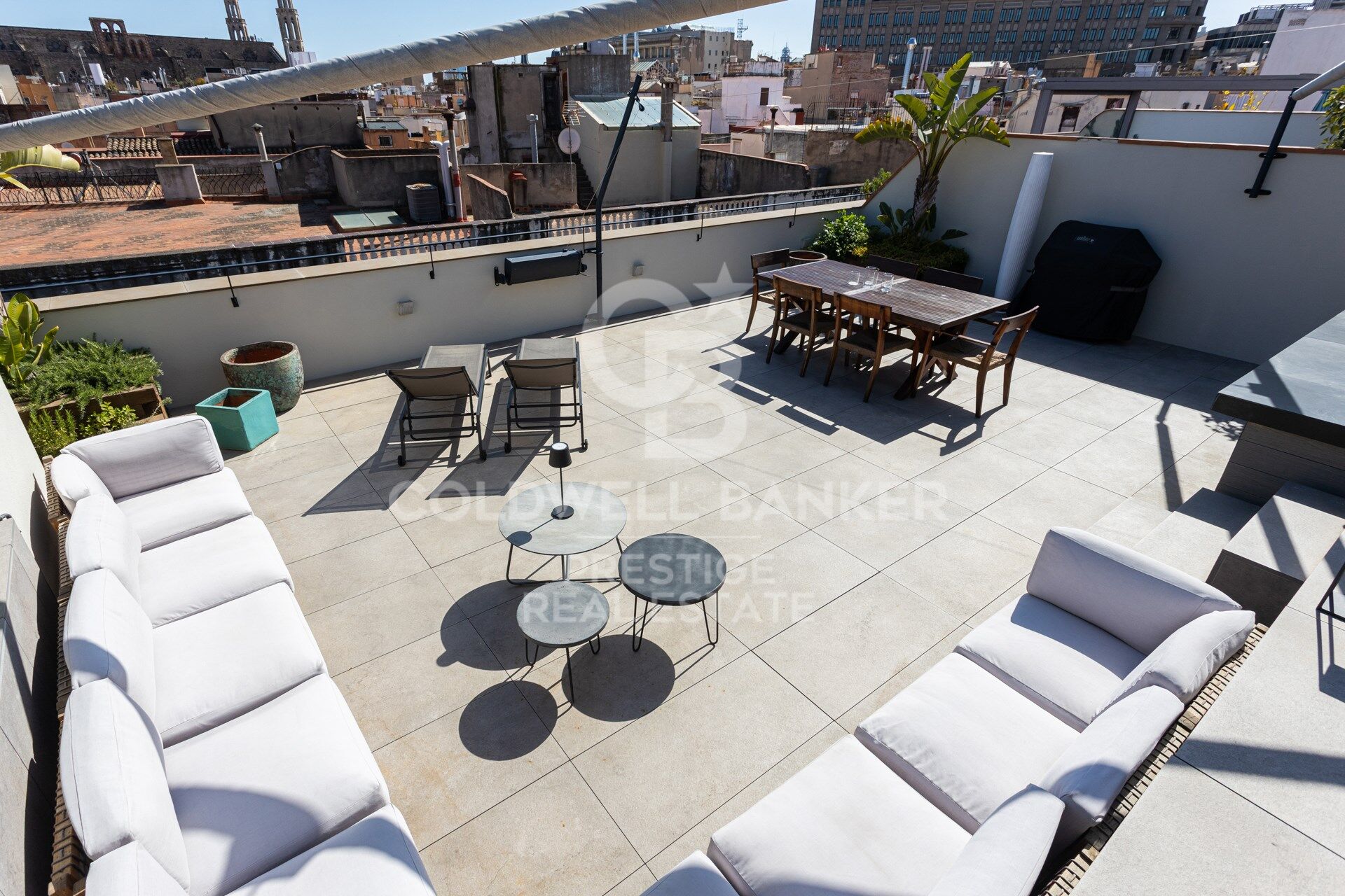 Penthouse neuf avec terrasse privée et 2 places de parking, rue Princesa
