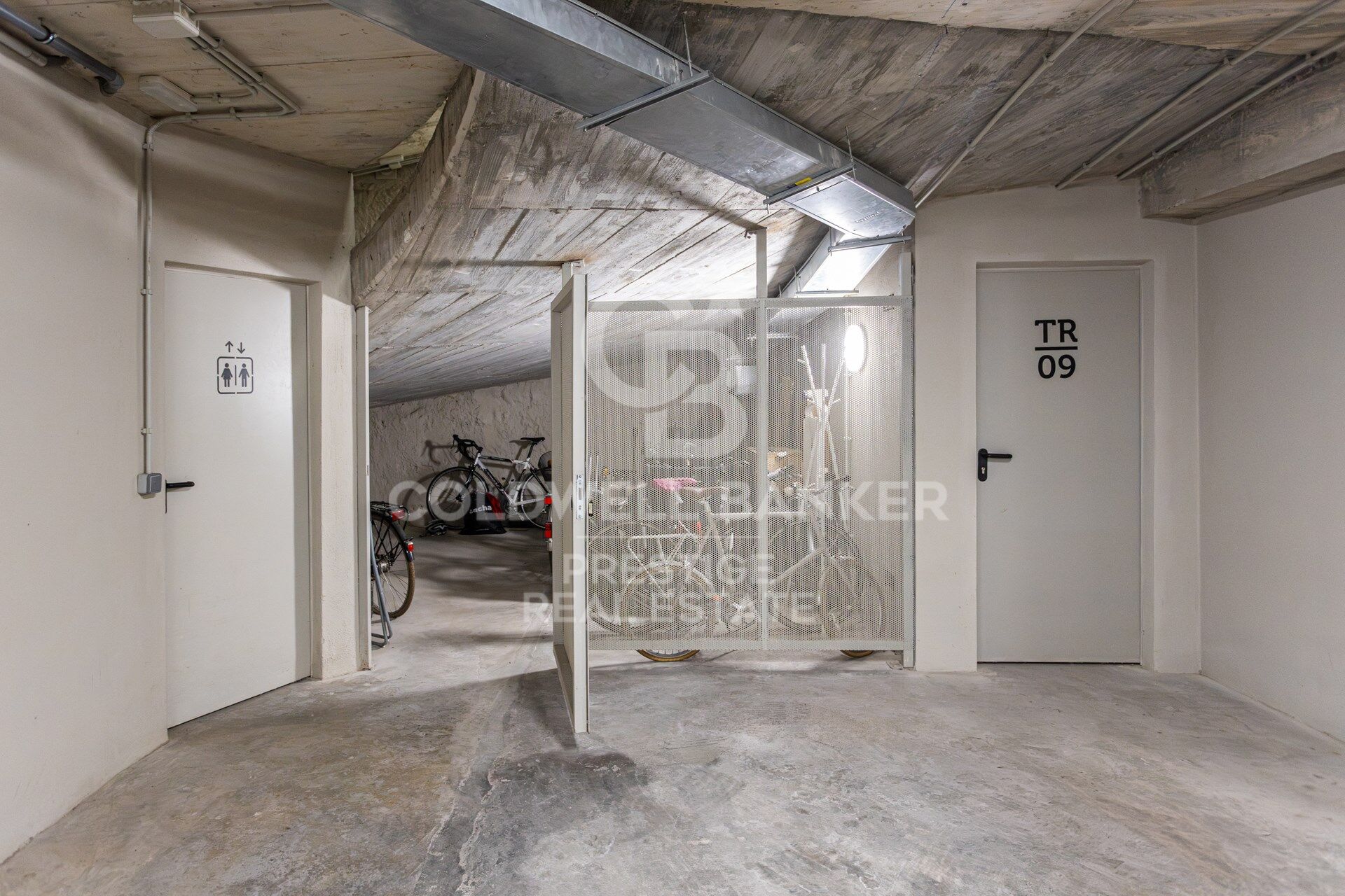 Penthouse neuf avec terrasse privée et 2 places de parking, rue Princesa