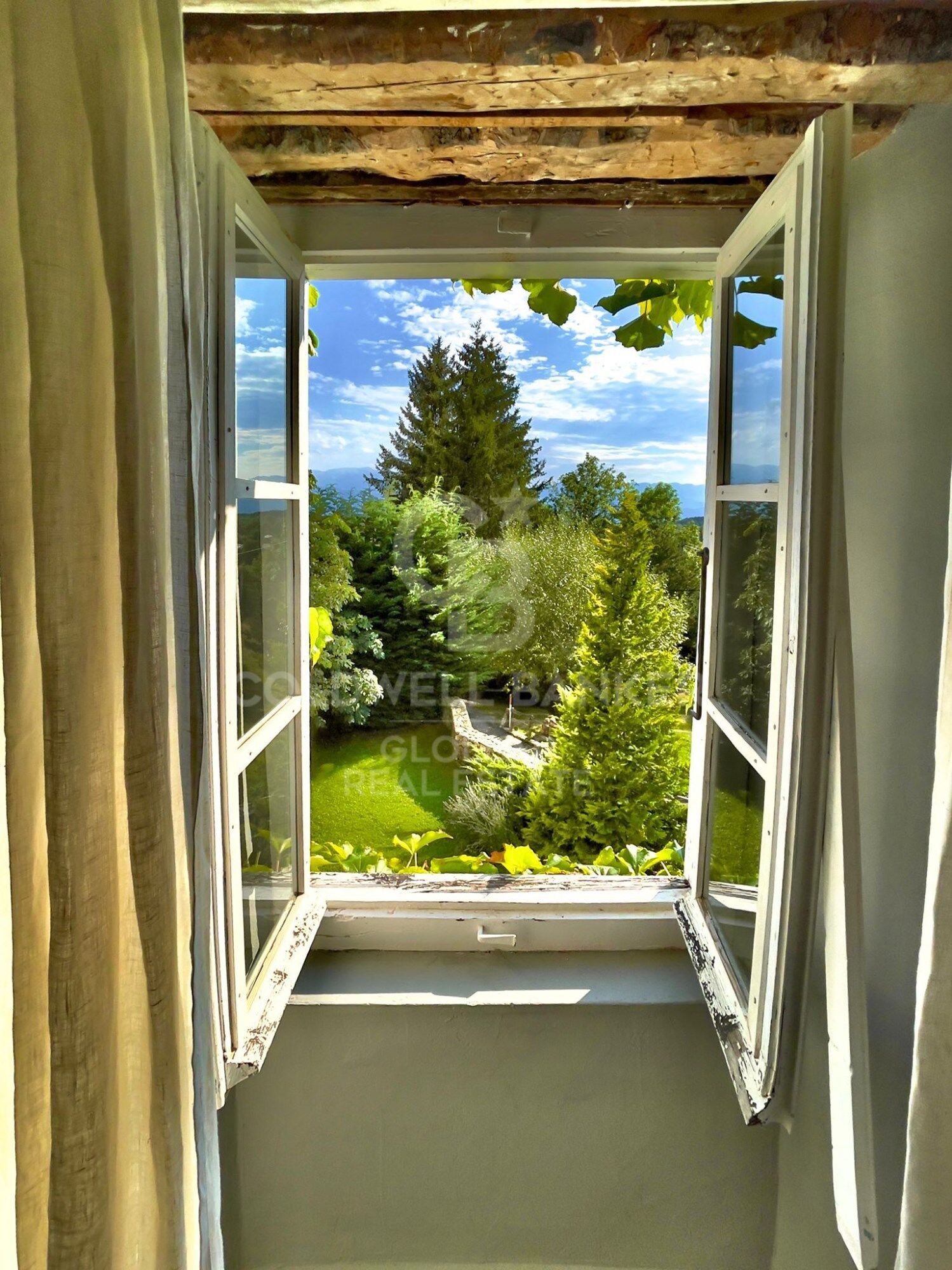 Charming 18th-century ceretana farmhouse renovated in Targassonne