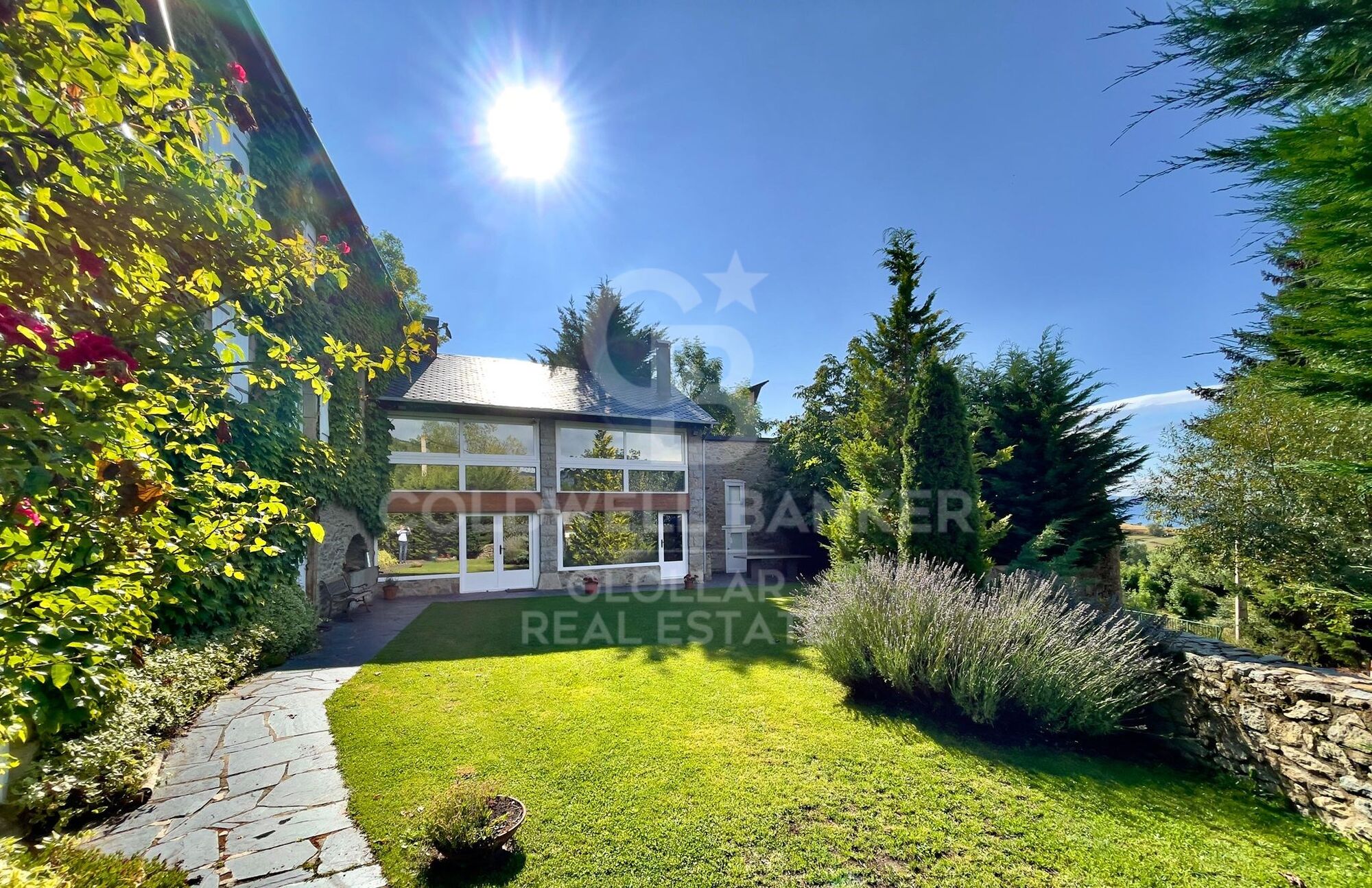 Charming 18th-century ceretana farmhouse renovated in Targassonne