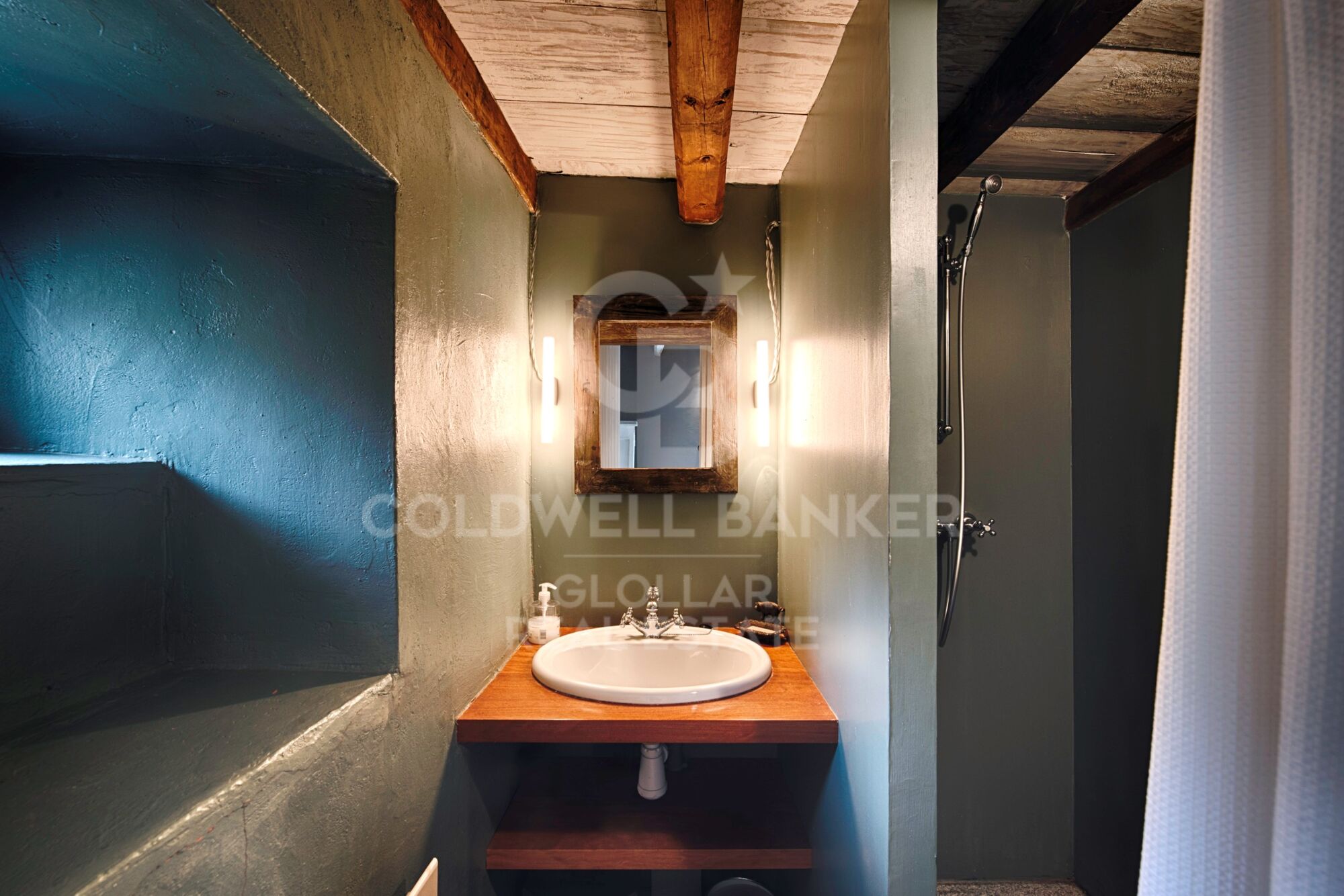Charming 18th-century ceretana farmhouse renovated in Targassonne