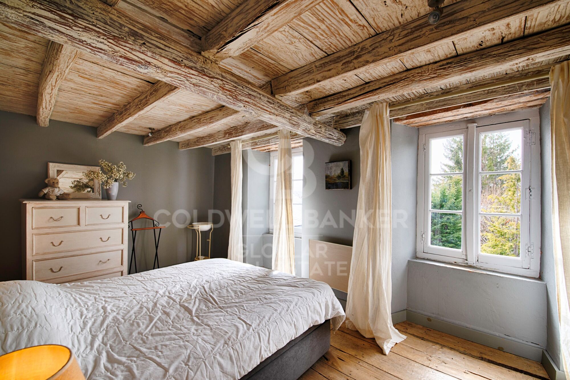 Charming 18th-century ceretana farmhouse renovated in Targassonne