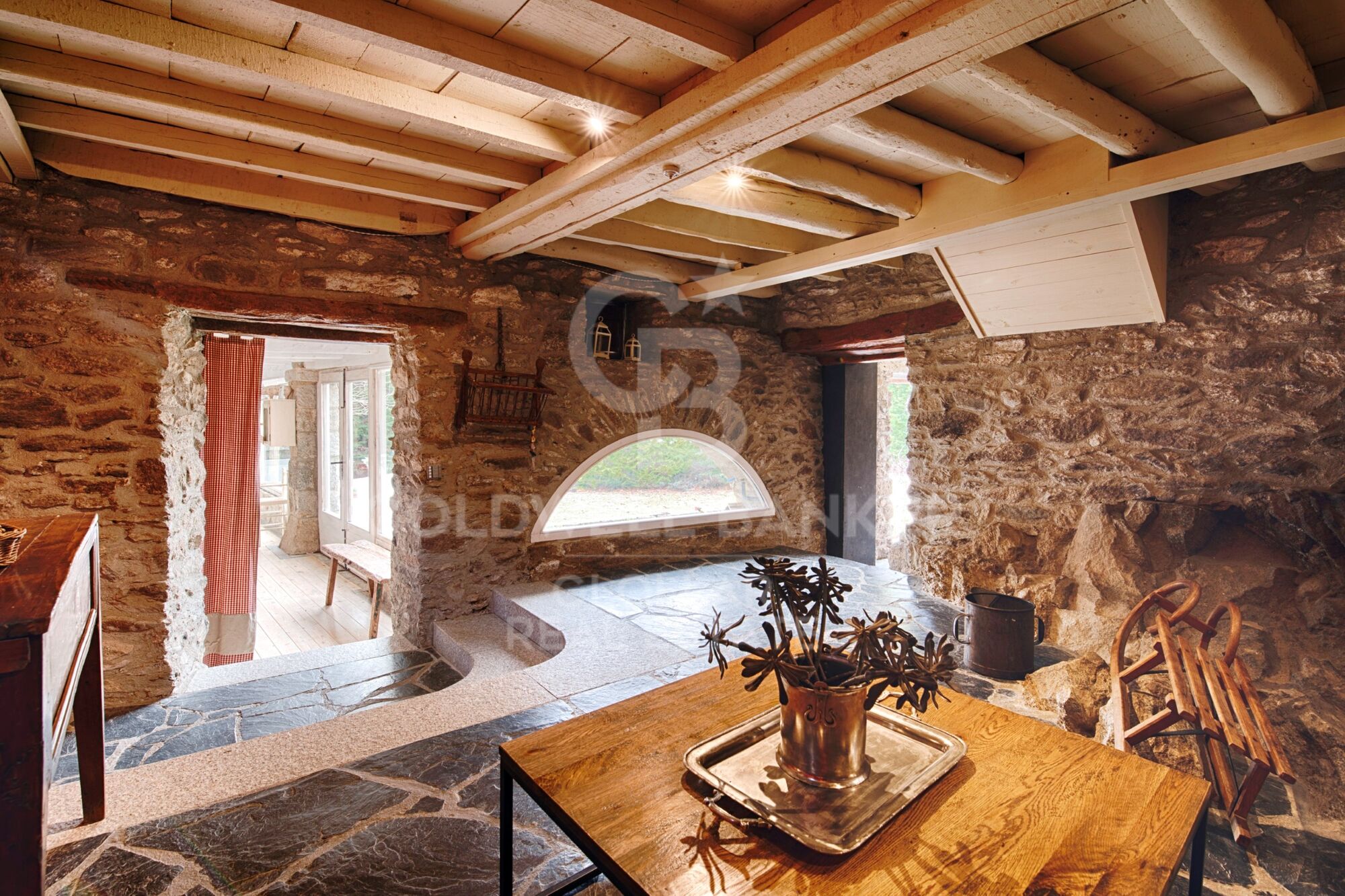 Charming 18th-century ceretana farmhouse renovated in Targassonne