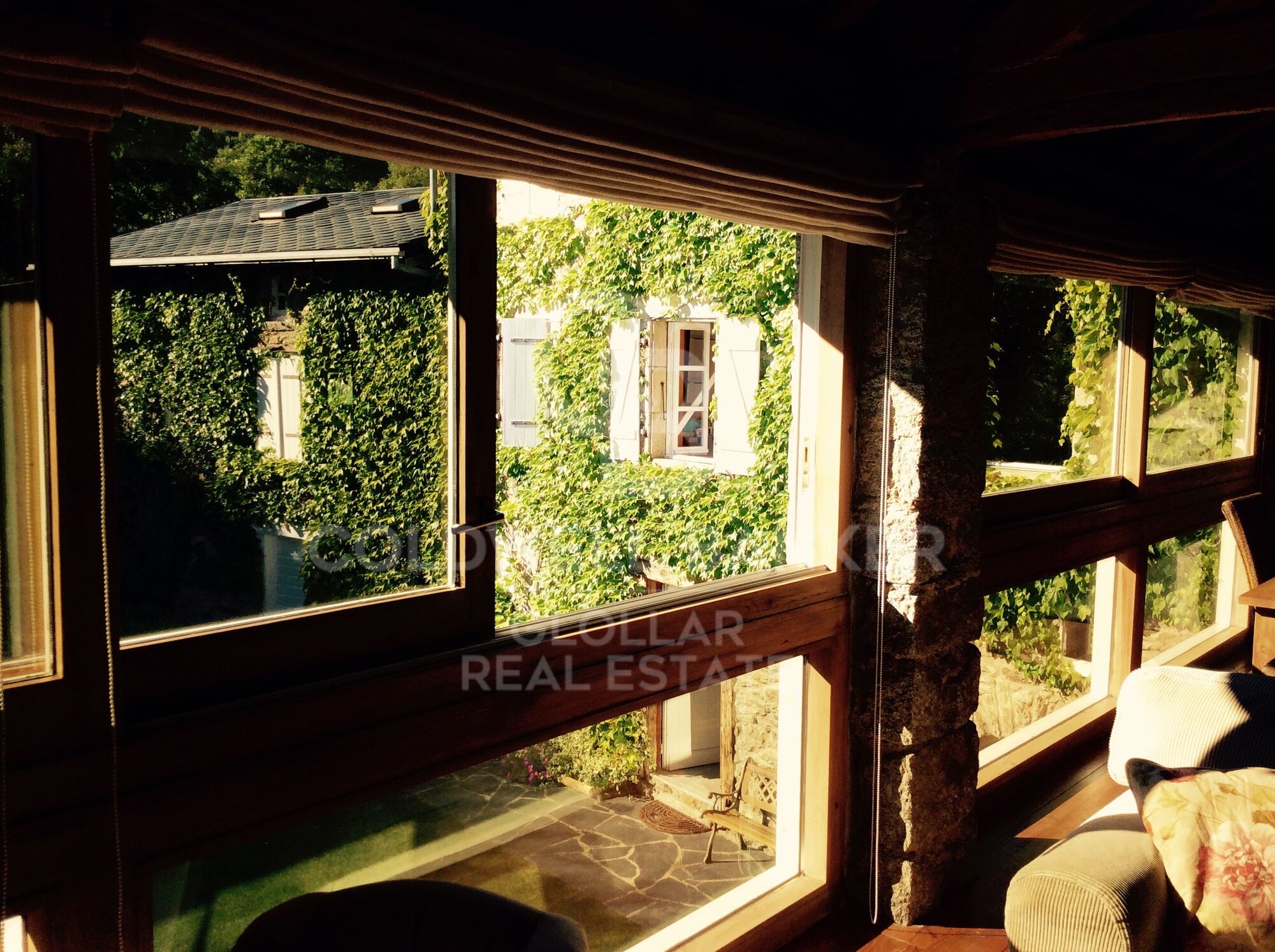 Charming 18th-century ceretana farmhouse renovated in Targassonne