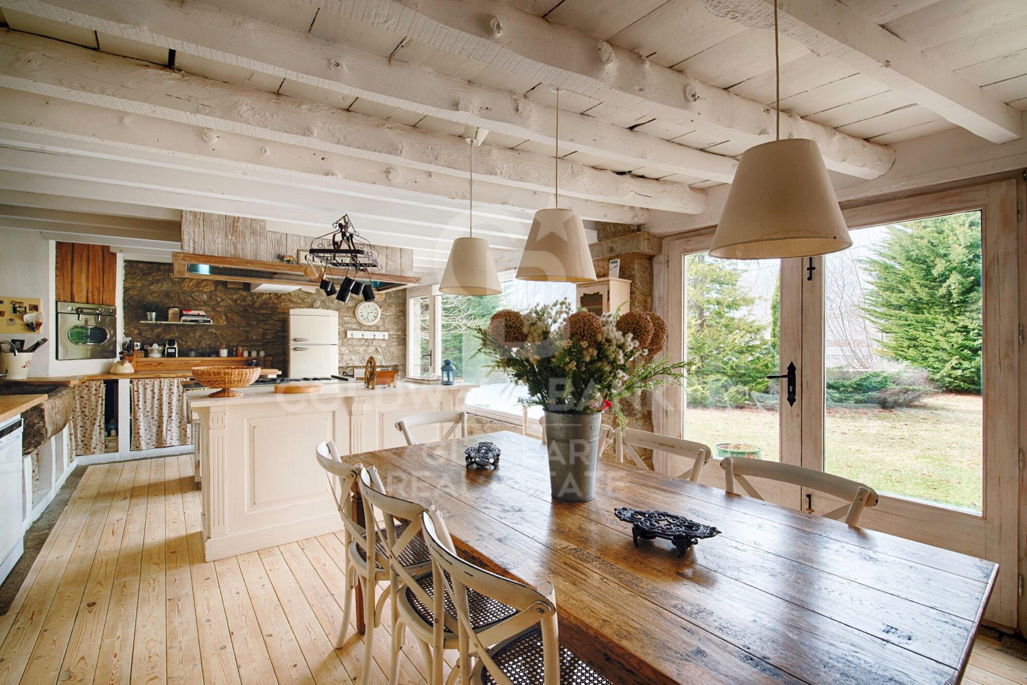 Charming 18th-century ceretana farmhouse renovated in Targassonne