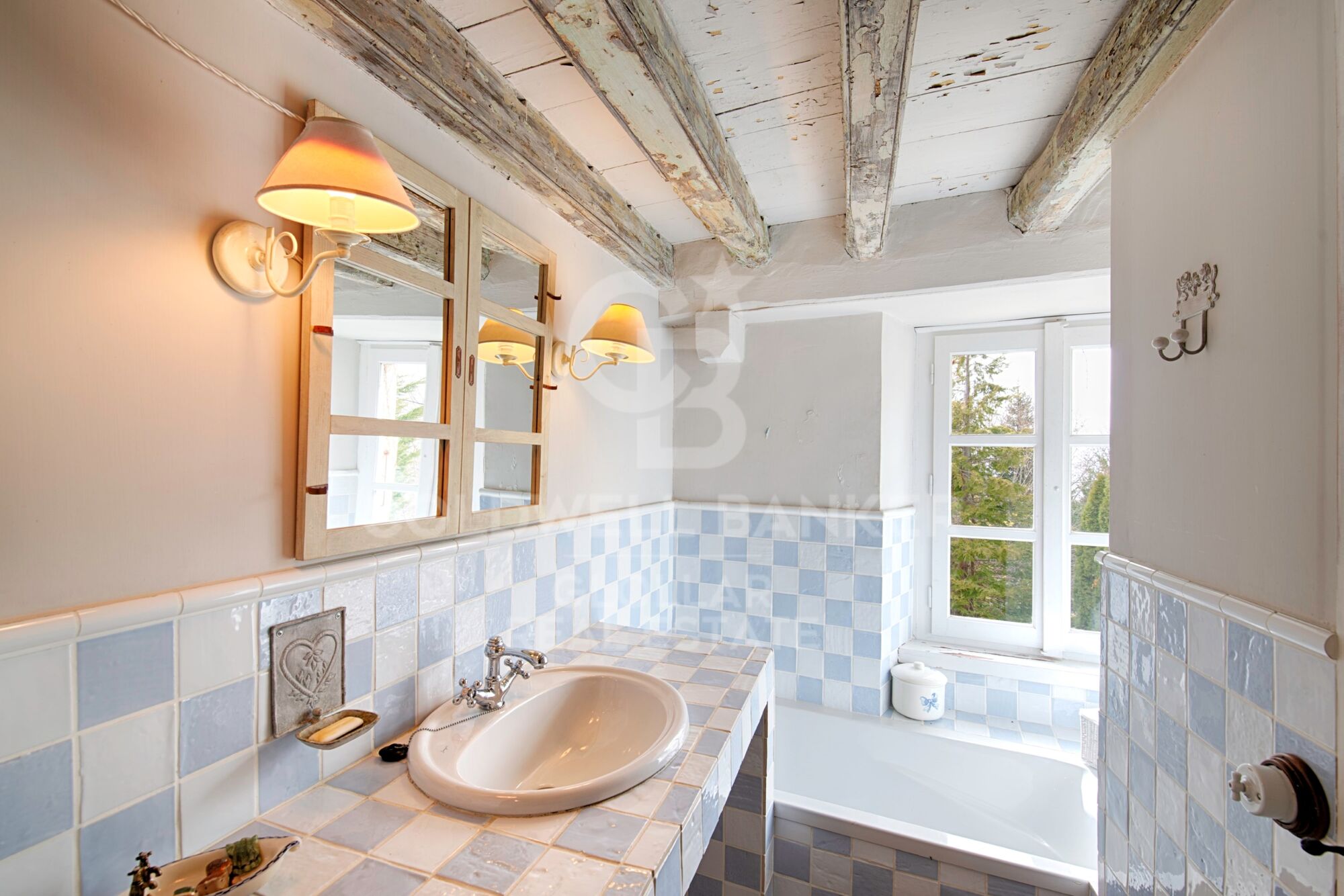 Charming 18th-century ceretana farmhouse renovated in Targassonne