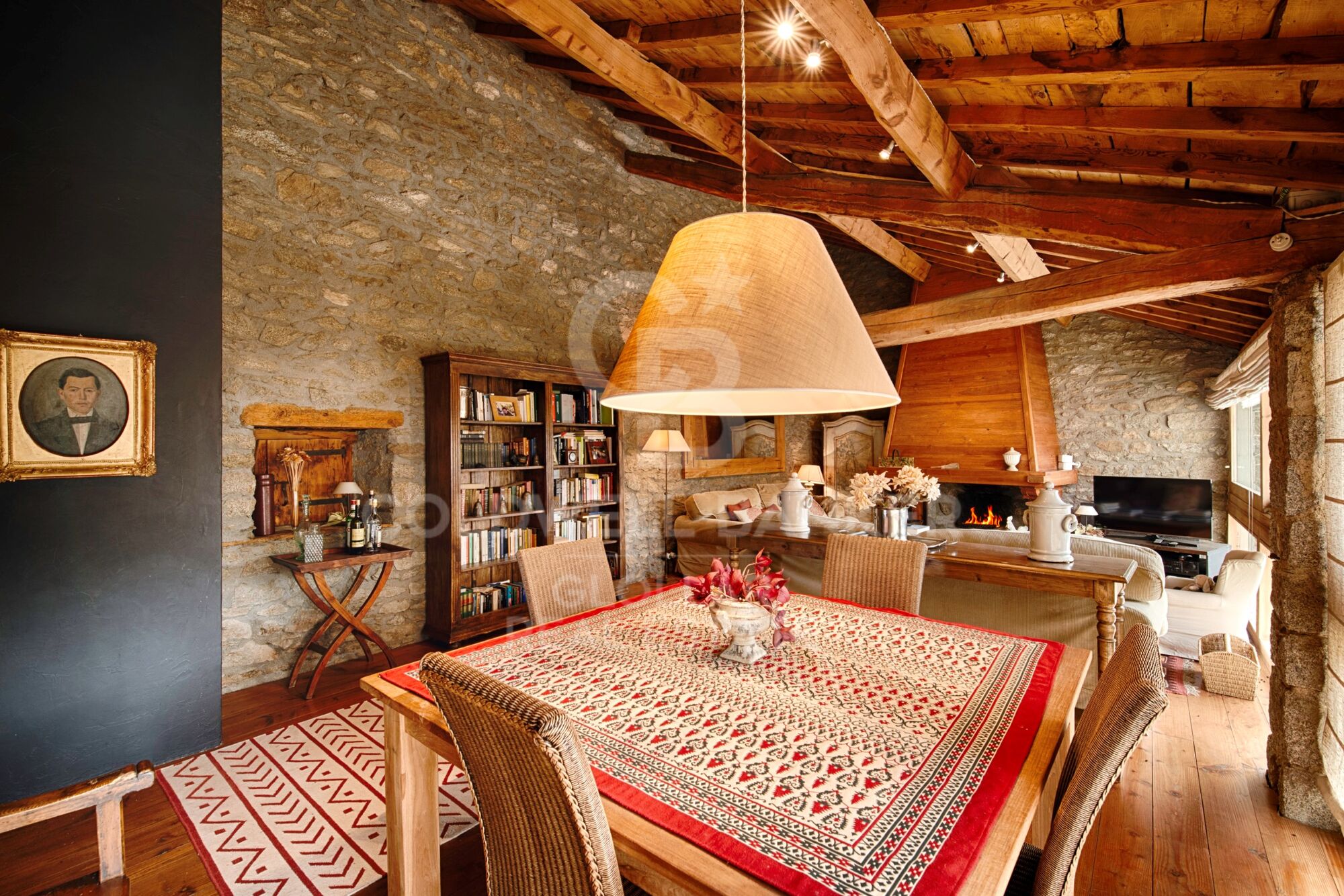 Charming 18th-century ceretana farmhouse renovated in Targassonne