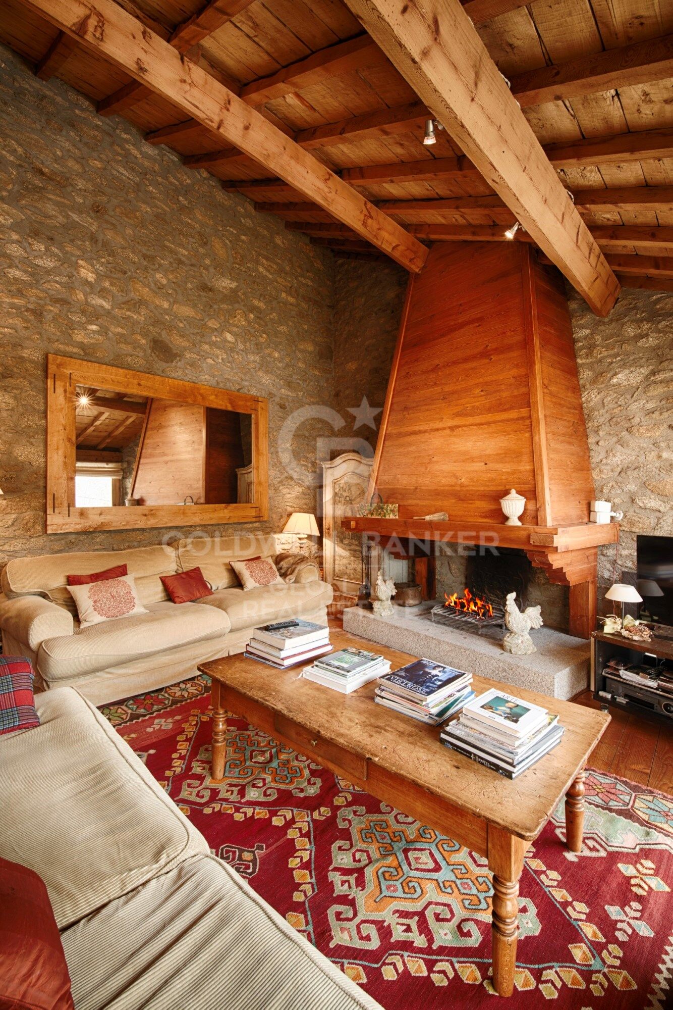 Charming 18th-century ceretana farmhouse renovated in Targassonne