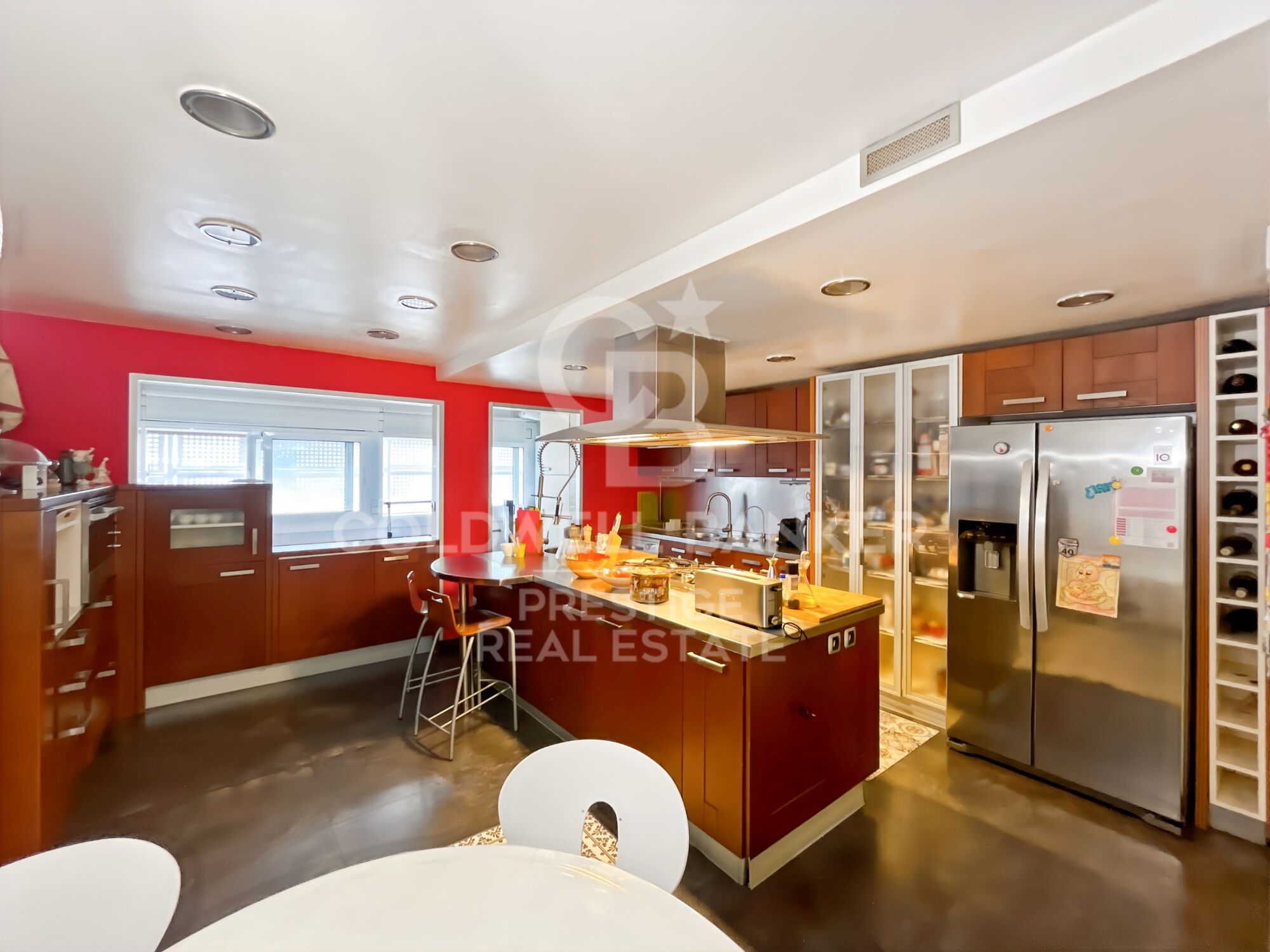 Apartment for rent in Finestrelles with 2 parking spaces and a communal pool