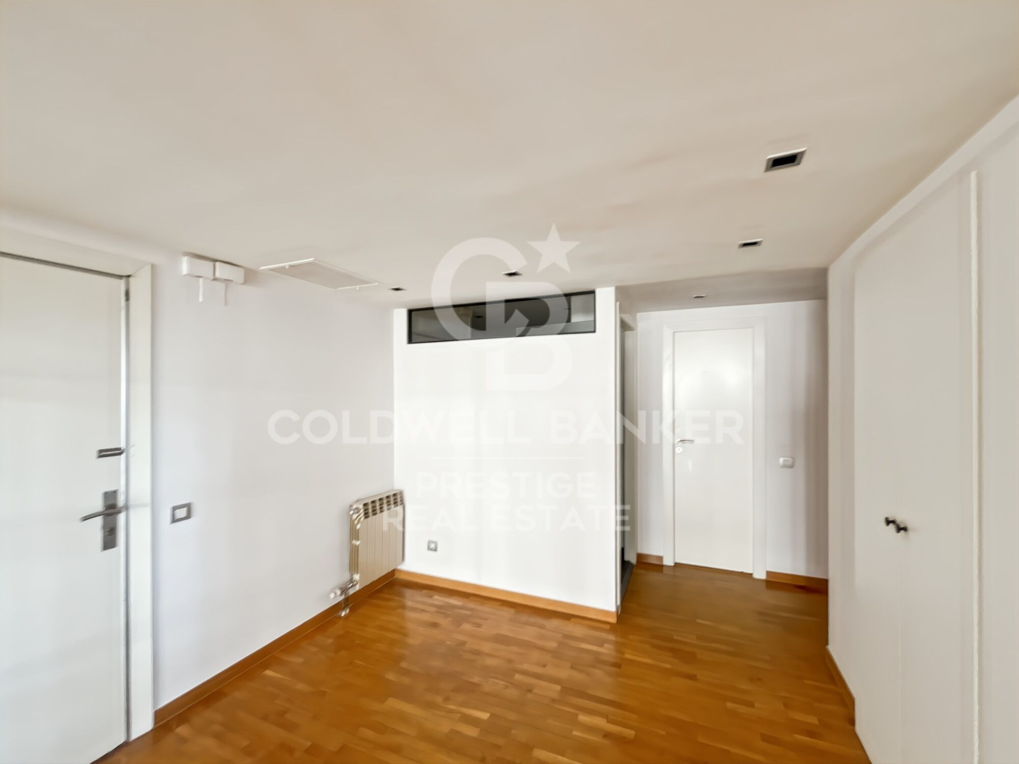 Apartment for rent in Finestrelles with 2 parking spaces and a communal pool