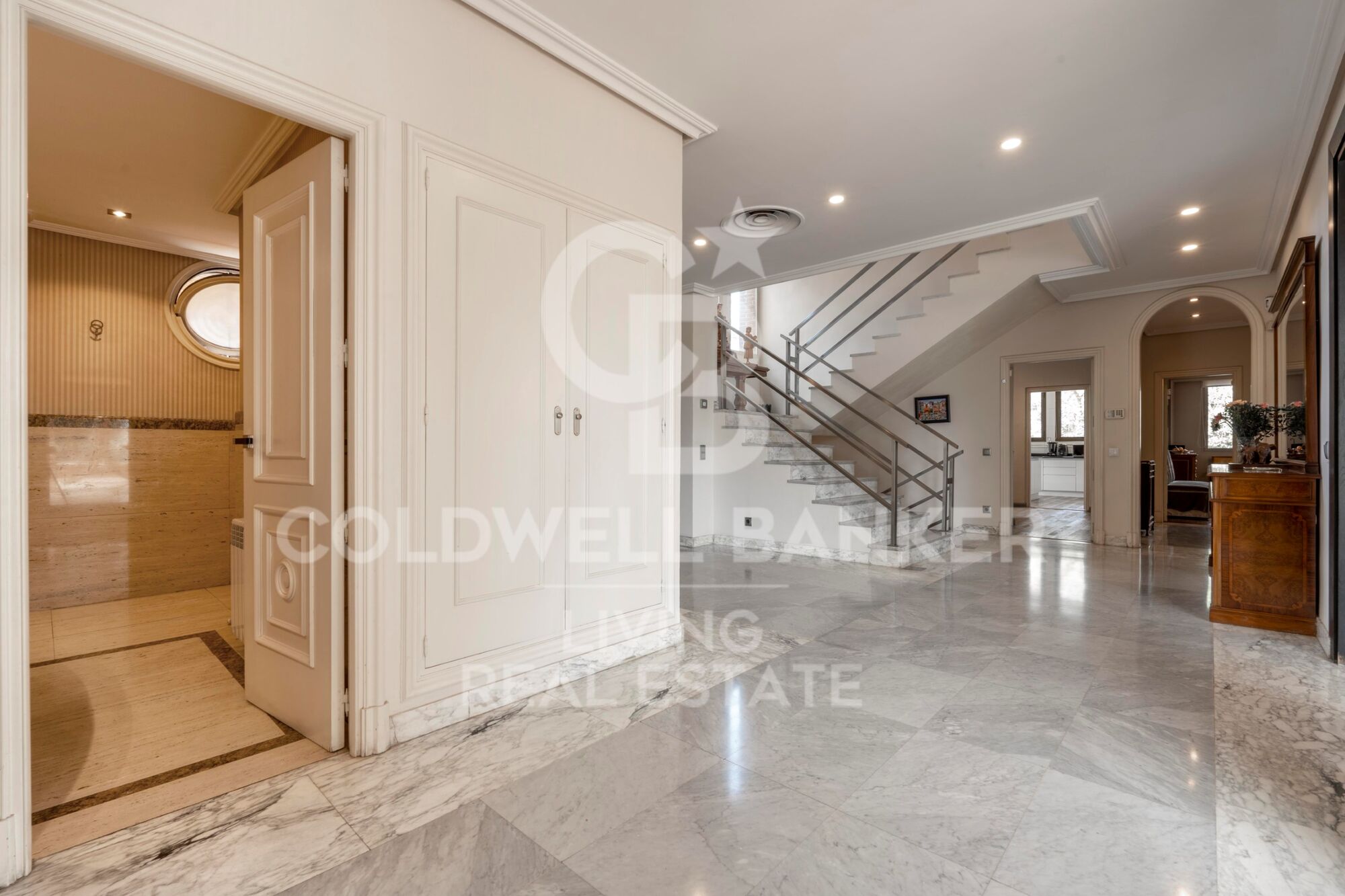 Elegante chalet independiente en venta en La florida Madrid