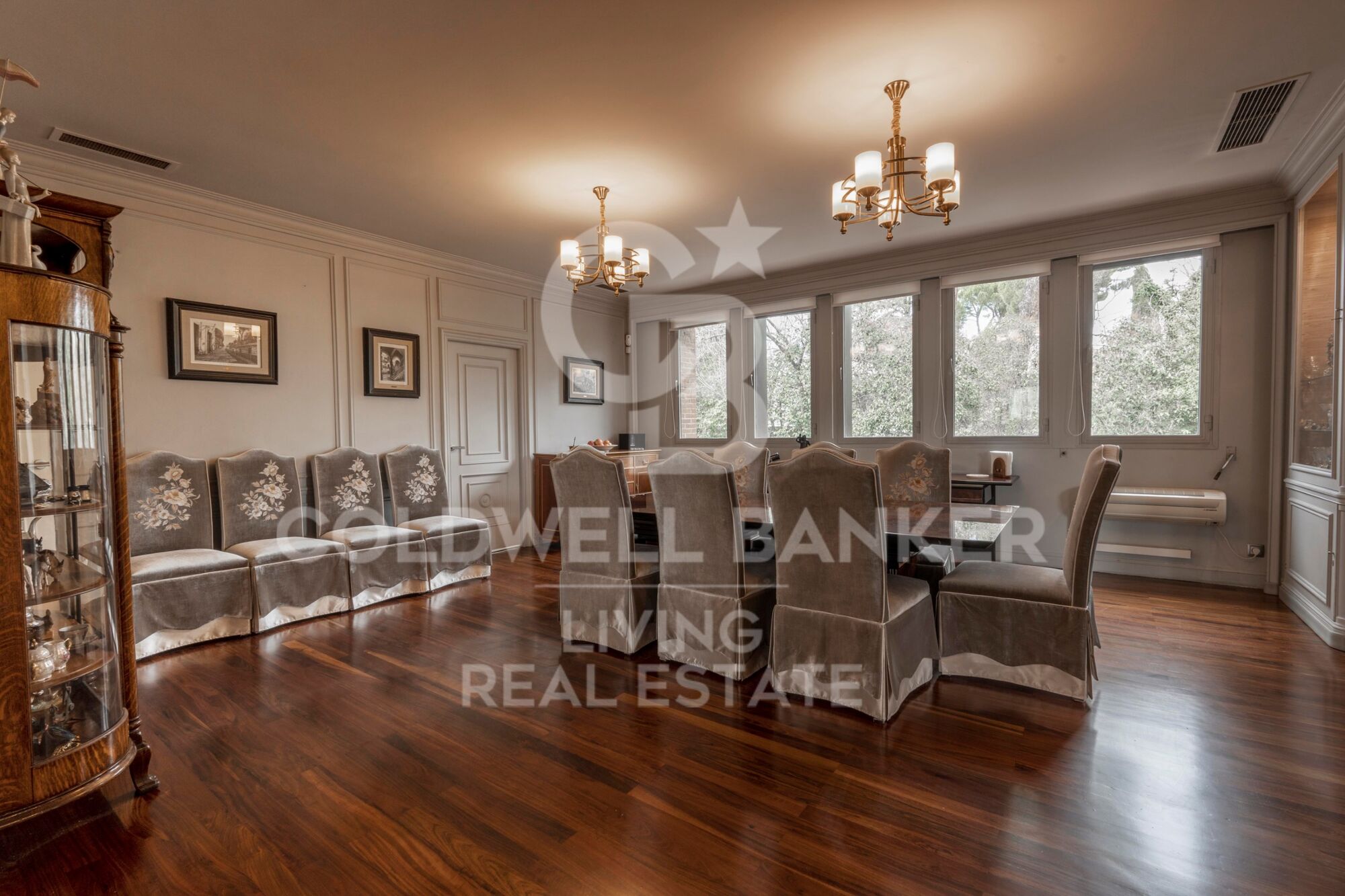 Elegante chalet independiente en venta en La florida Madrid