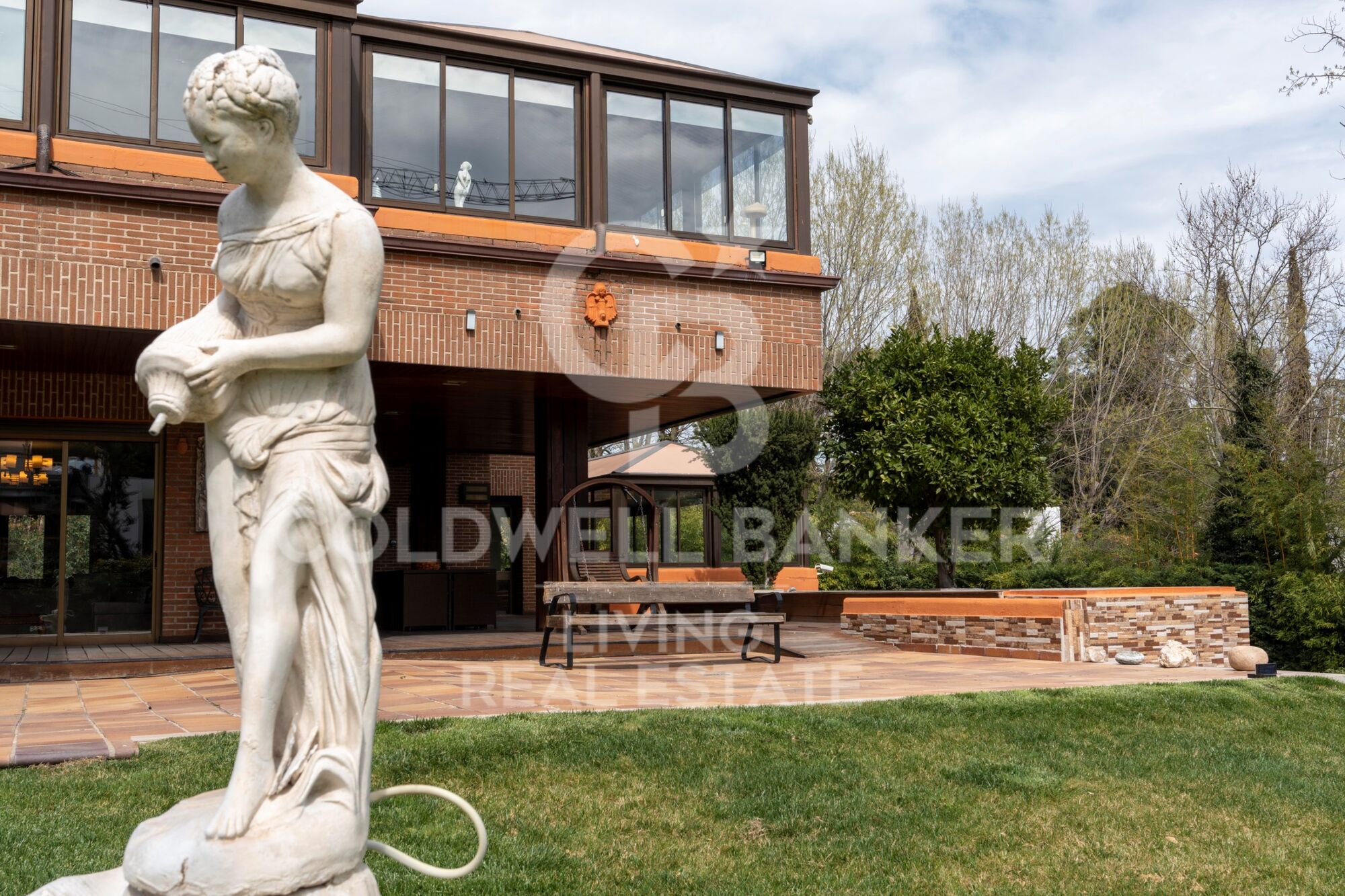 Elegante chalet independiente en venta en La florida Madrid