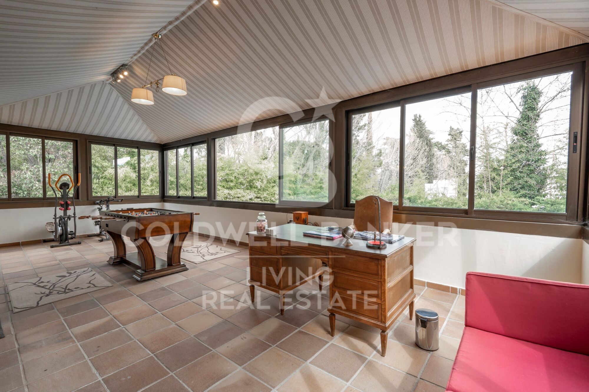 Elegante chalet independiente en venta en La florida Madrid