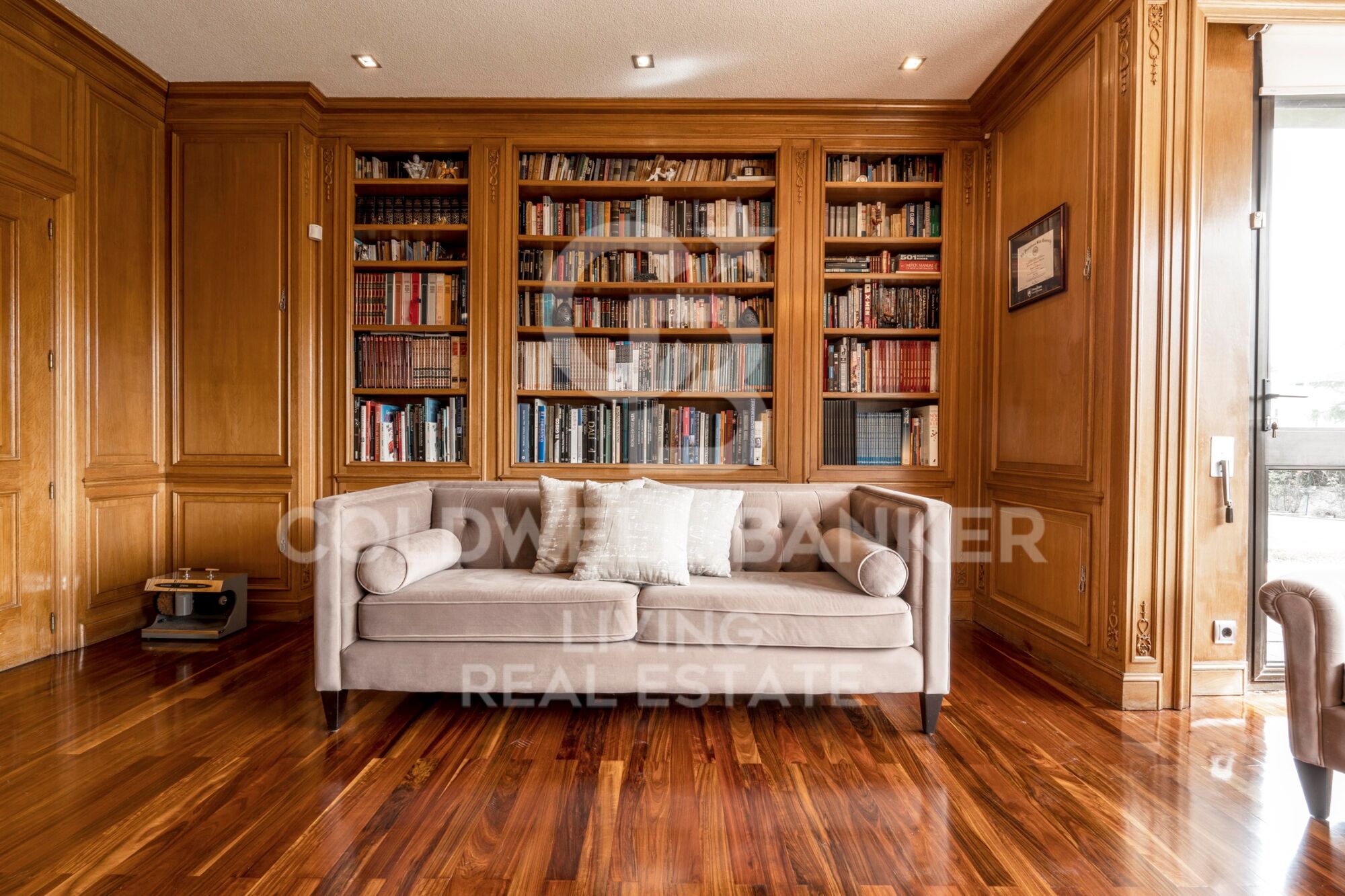 House 9 Bedrooms Sale Madrid