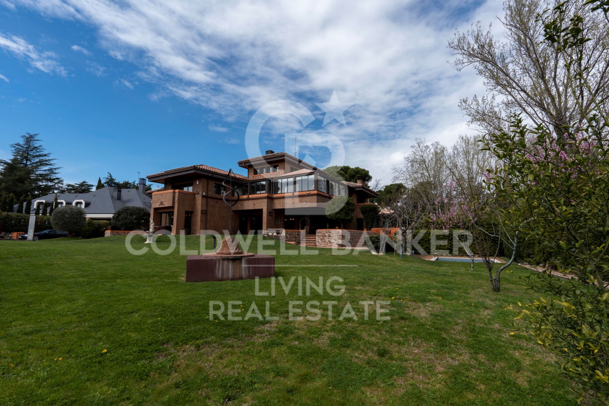 House 9 Bedrooms Sale Madrid