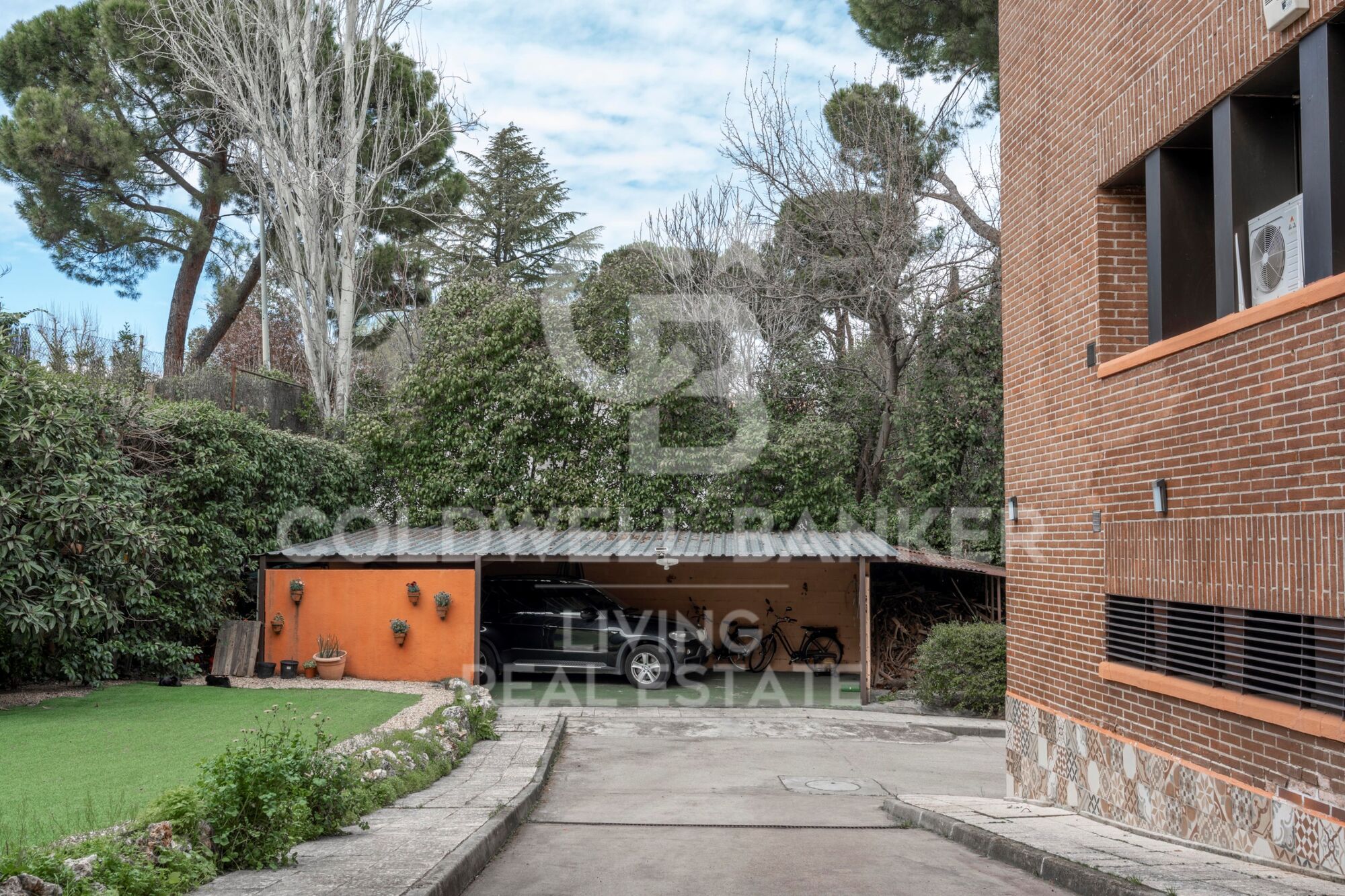 House 9 Bedrooms Sale Madrid