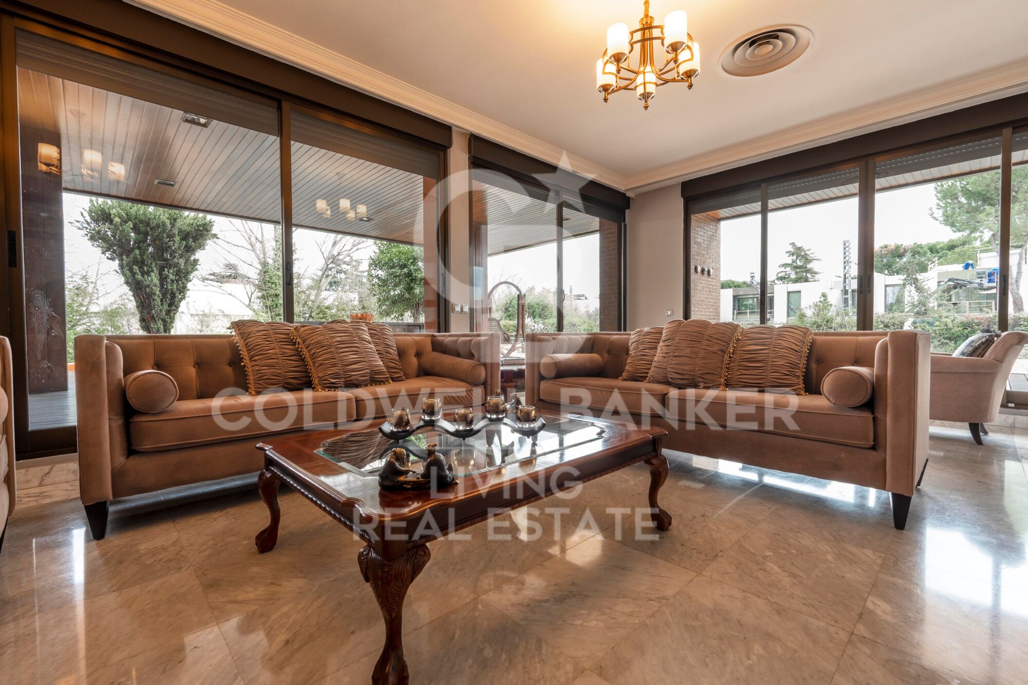 Elegante chalet independiente en venta en La florida Madrid