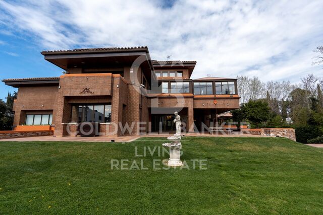 House 9 Bedrooms Sale Madrid