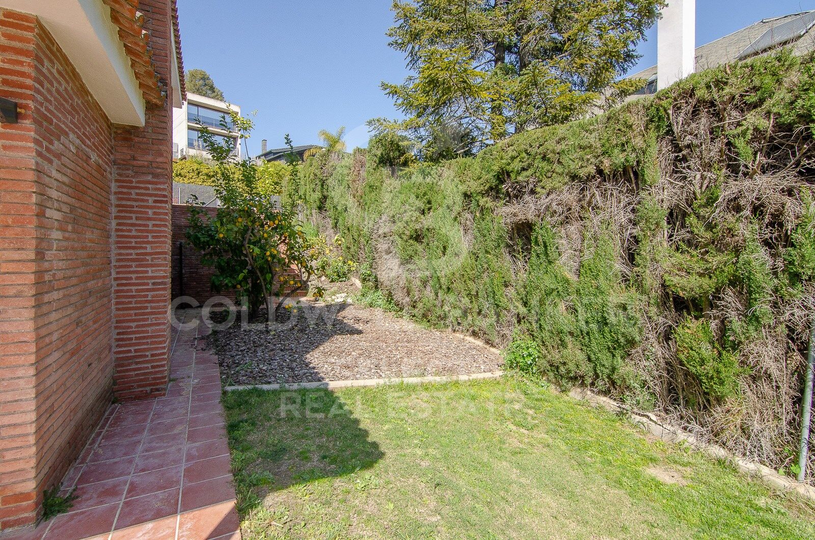 CHARMING NEWLY RENOVATED HOUSE. Opportunity!