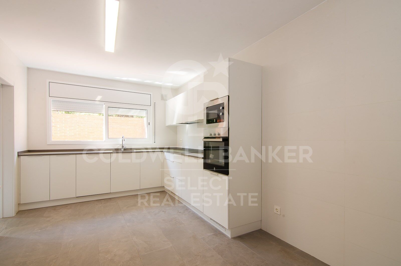 CHARMING NEWLY RENOVATED HOUSE. Opportunity!