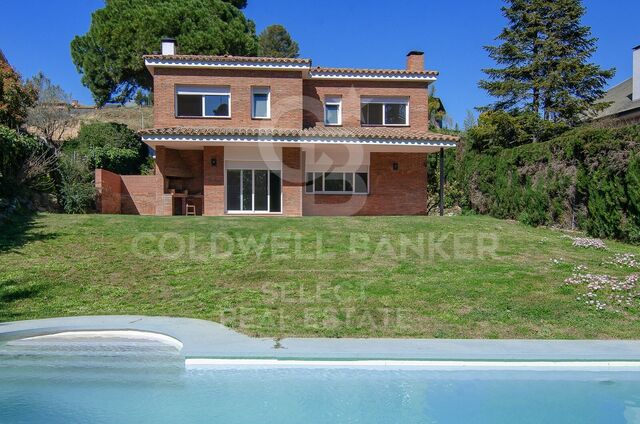 Encantadora casa recién reformada. Oportunidad!!