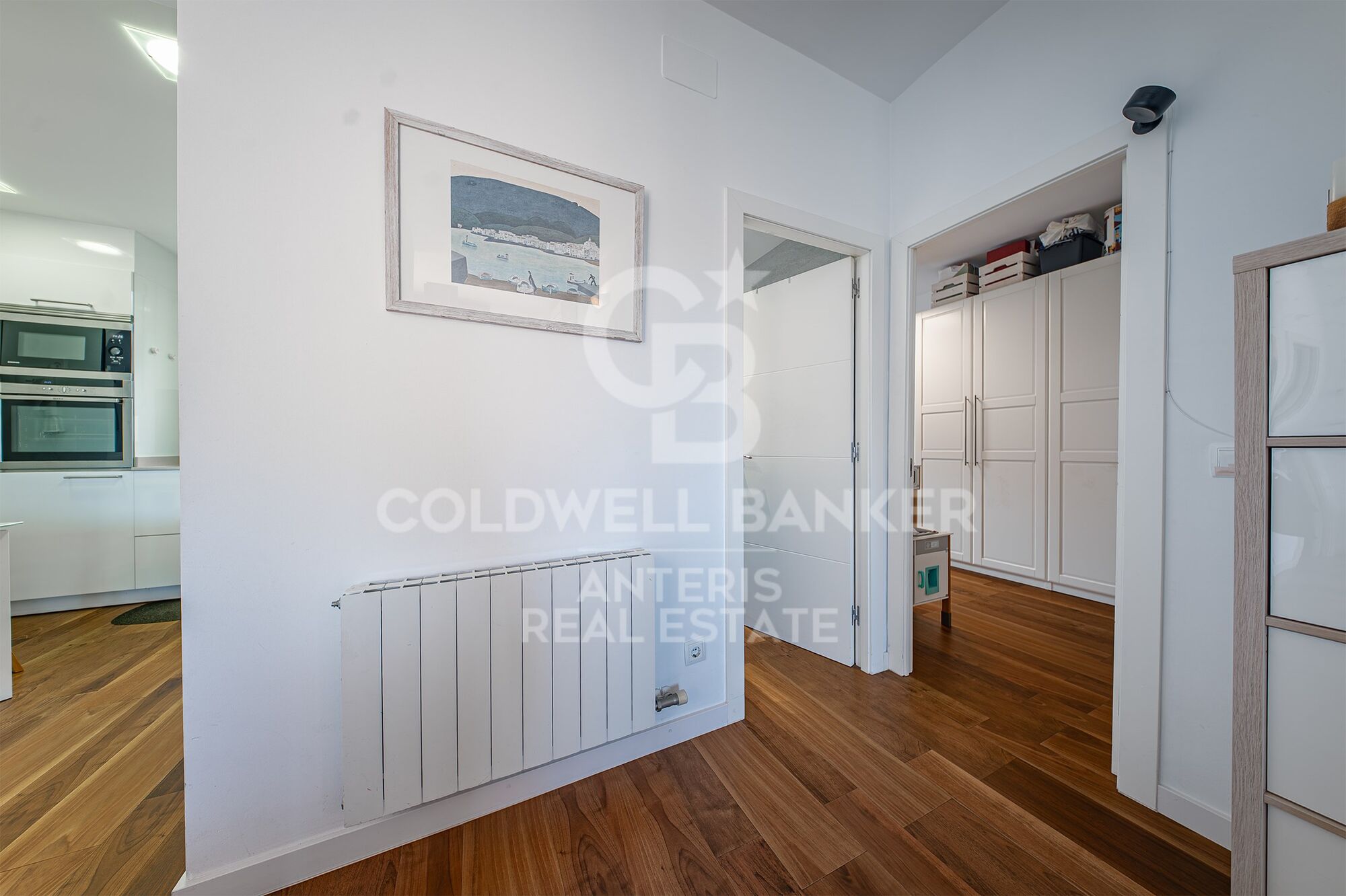 Bright penthouse with a terrace next to Francesc Macià