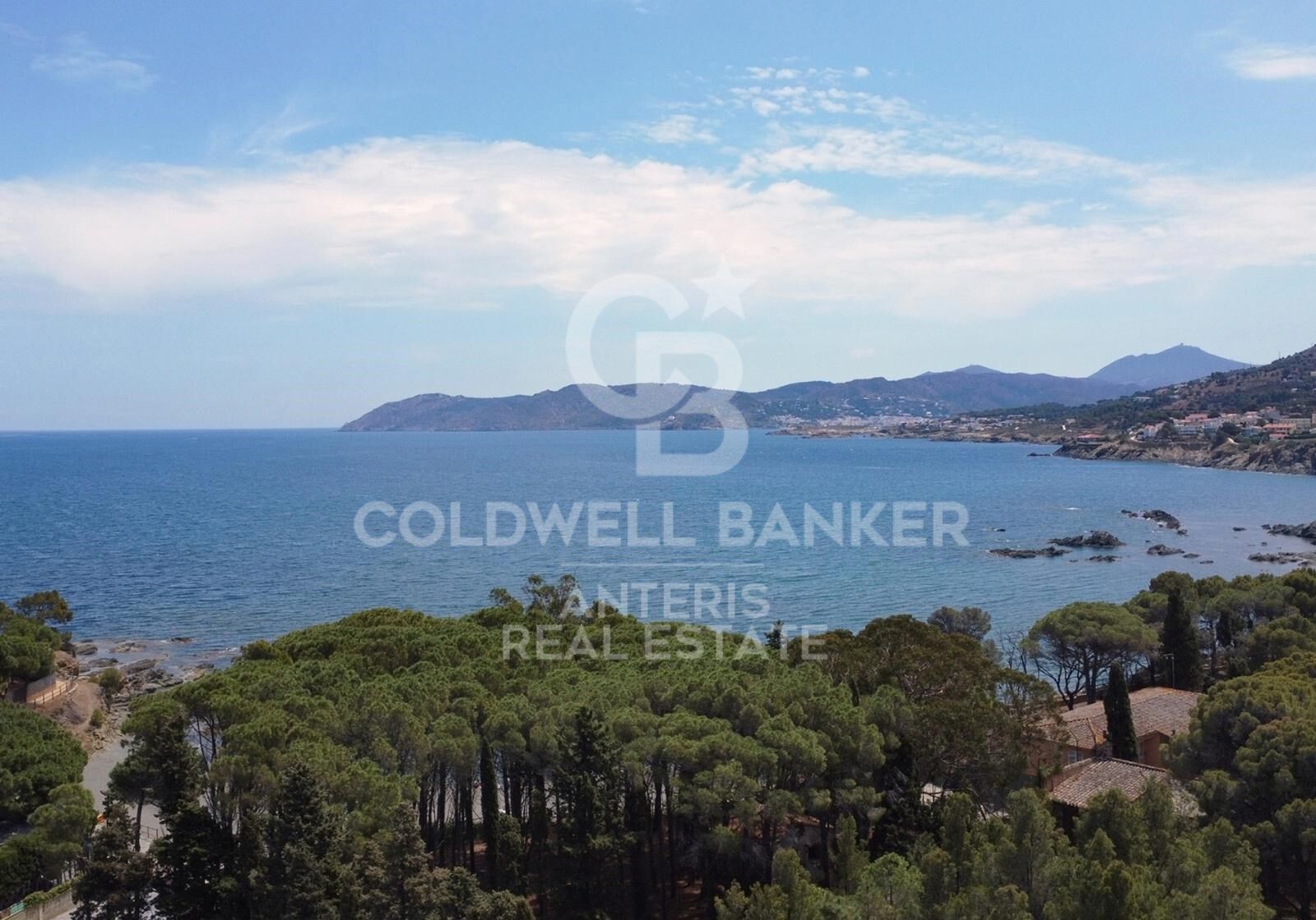 Exclusive plot for sale with strong residential development potential less than 100 meters from the beach