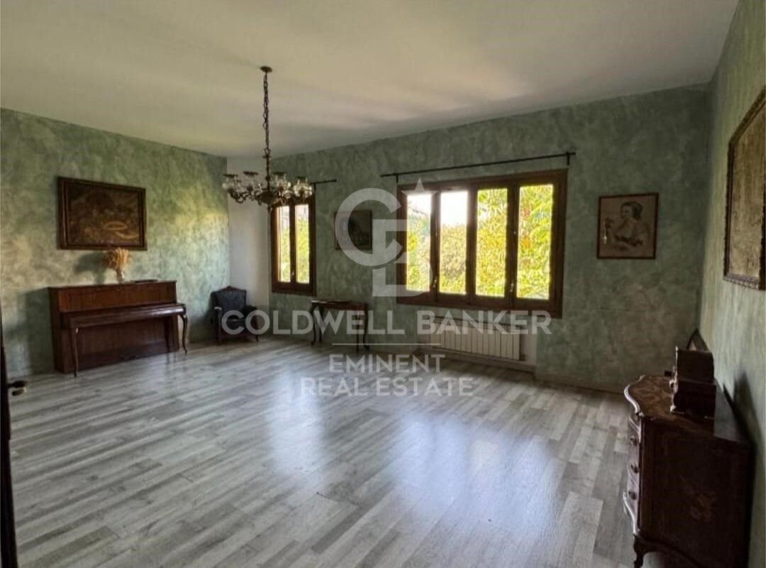 Magnífica casa de 500 m² con jardín, terraza y alto potencial en Vila de Gràcia