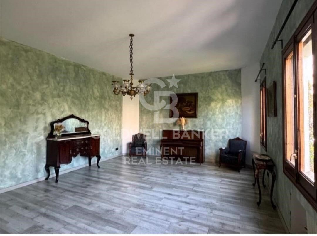 Magnífica casa de 500 m² con jardín, terraza y alto potencial en Vila de Gràcia