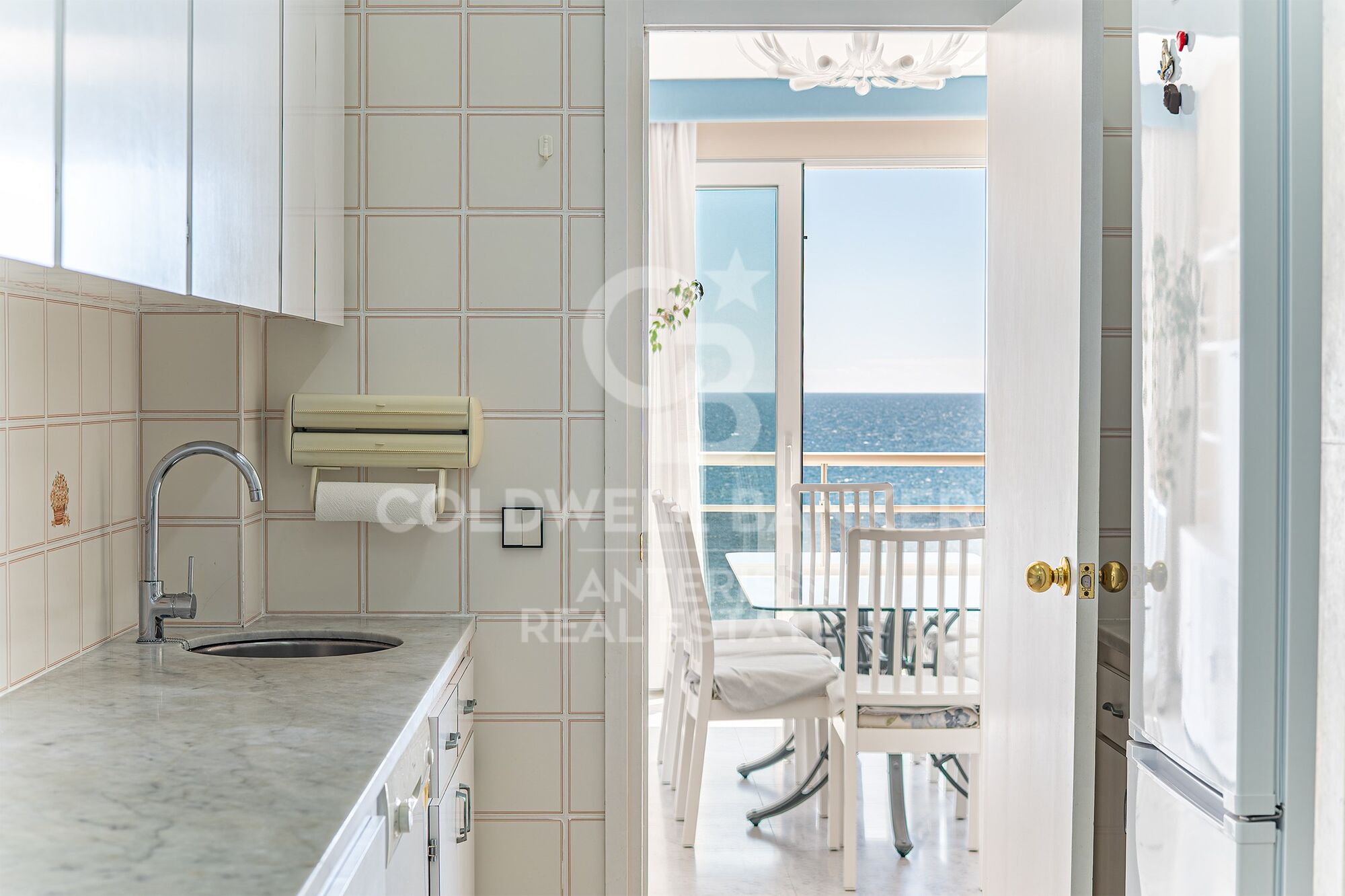 Piso en primera línea de mar con terraza y vistas abiertas en Lloret de Mar, con posibilidad de adquirir una plaza de aparcamiento