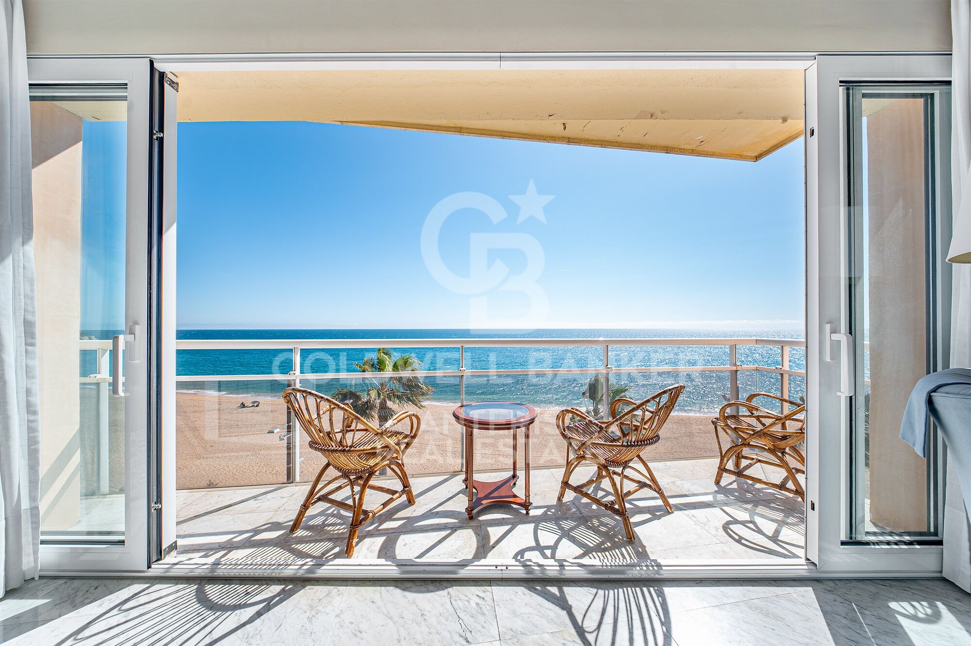 Seafront apartment with terrace and open sea views in Lloret de Mar, with the option to purchase a parking space