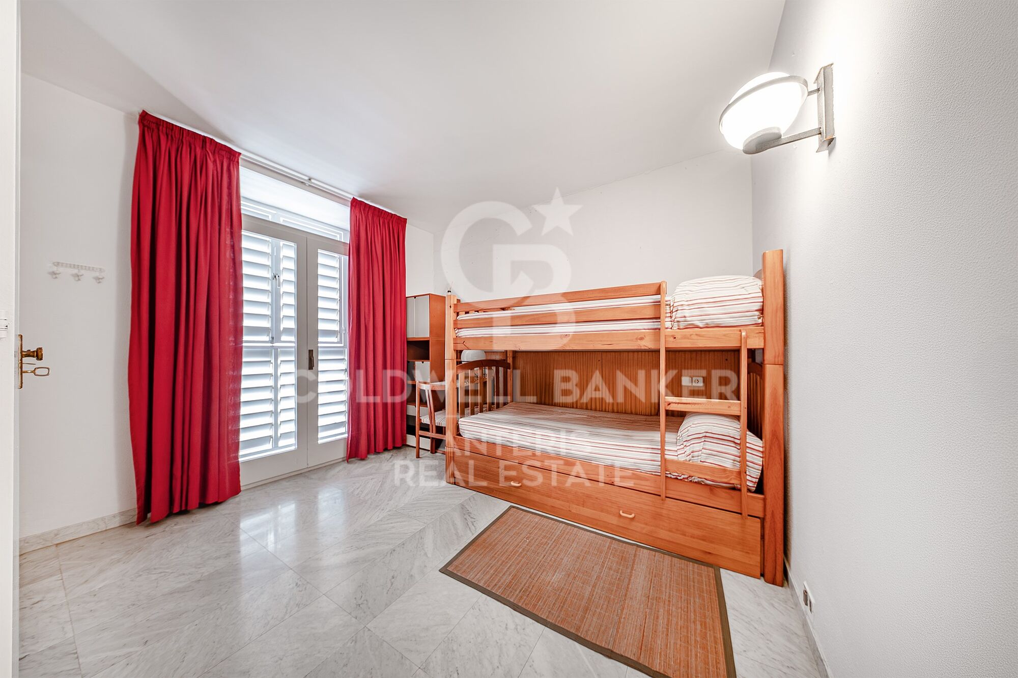 Seafront apartment with terrace and open sea views in Lloret de Mar, with the option to purchase a parking space