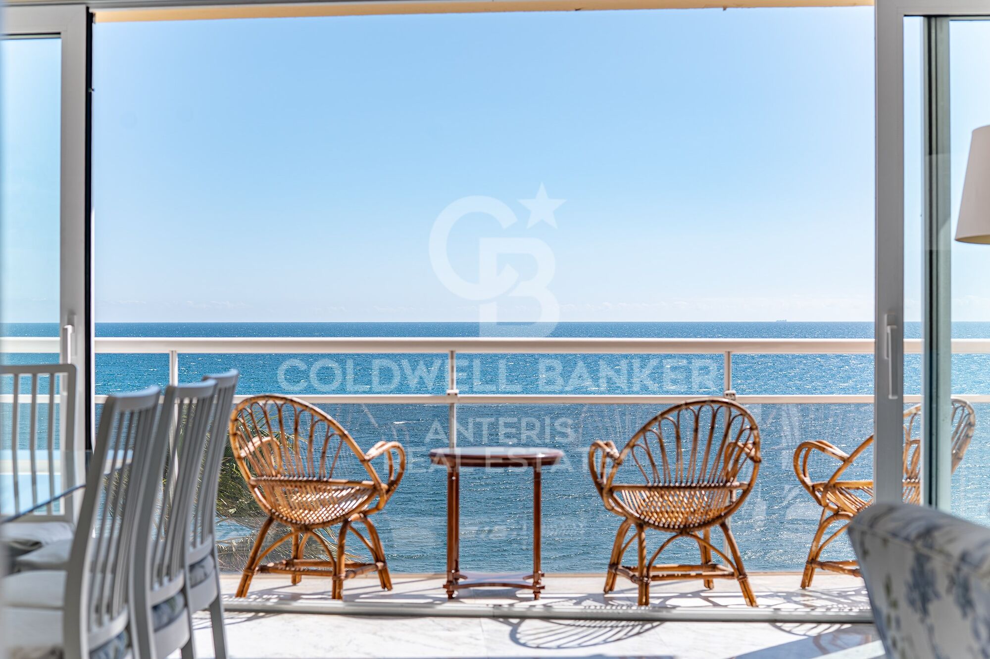 Seafront apartment with terrace and open sea views in Lloret de Mar, with the option to purchase a parking space