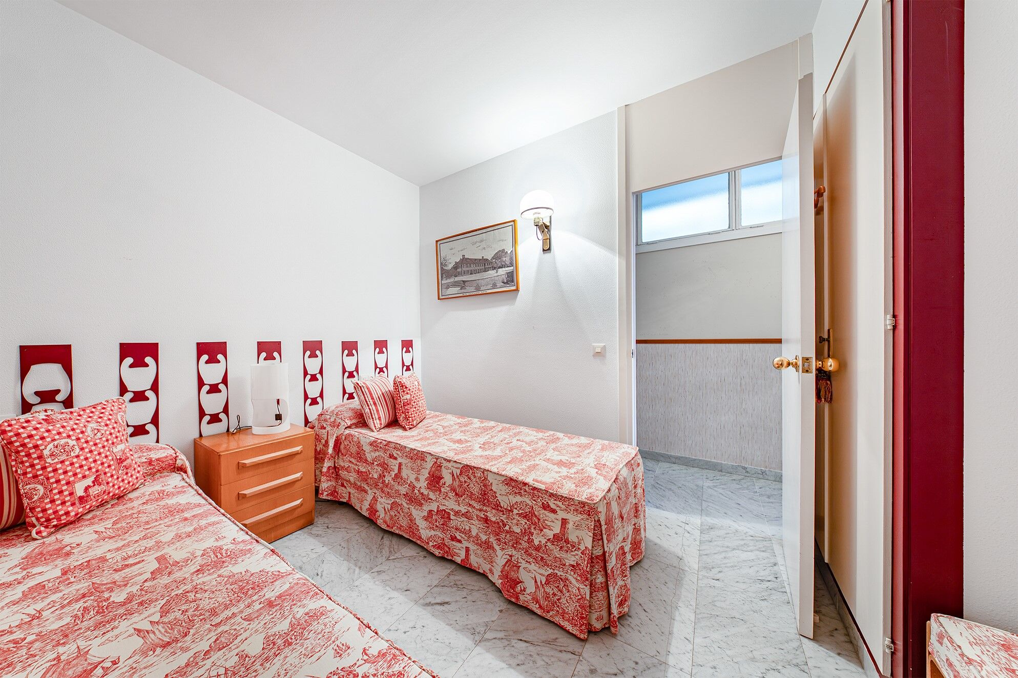 Seafront apartment with terrace and open sea views in Lloret de Mar, with the option to purchase a parking space