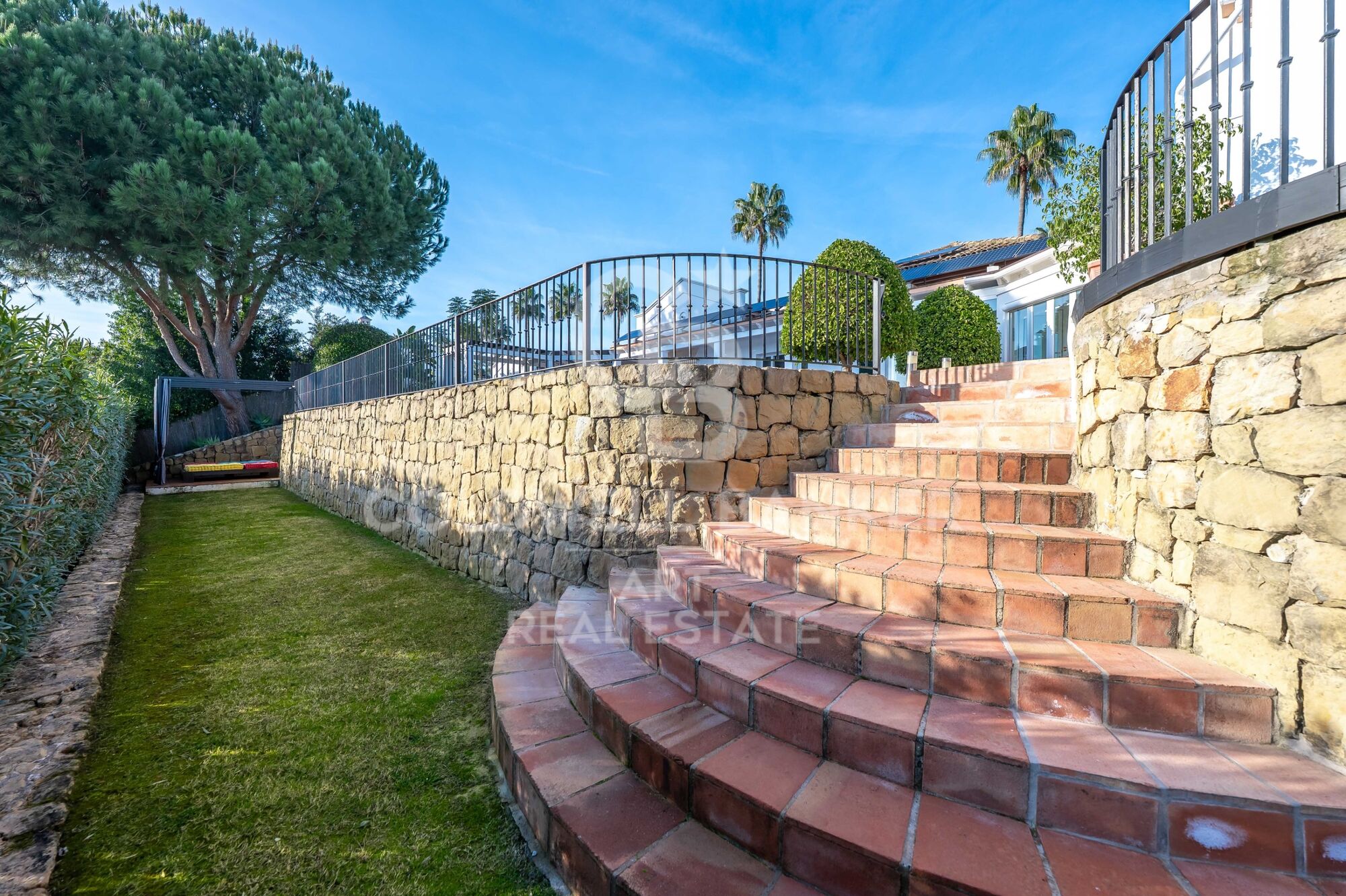 Excepcional villa familiar andaluza con vistas abiertas al Golf en Sotogrande