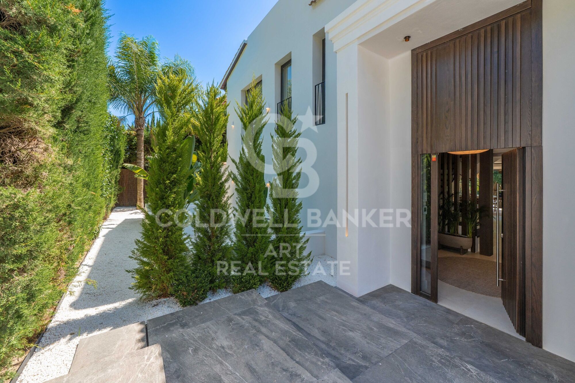 Luxusvilla im Japandi-Stil in Nueva Andalucía, Marbella