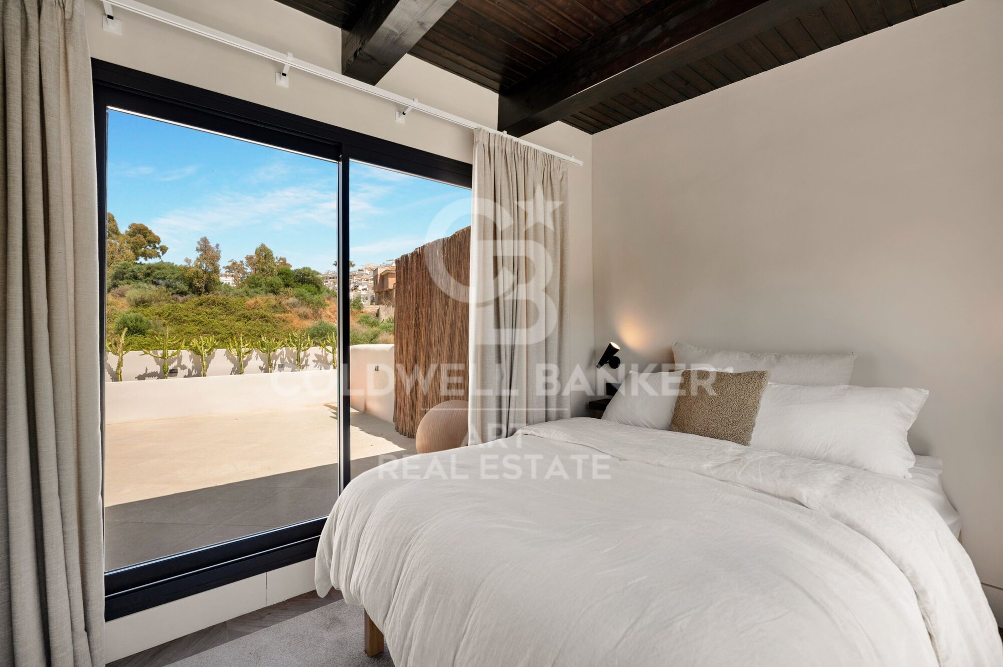 Luxusvilla im Japandi-Stil in Nueva Andalucía, Marbella