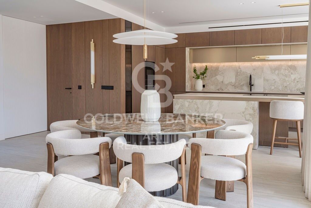 Zeitgenössische Luxusvilla in Marbesa - Marbella